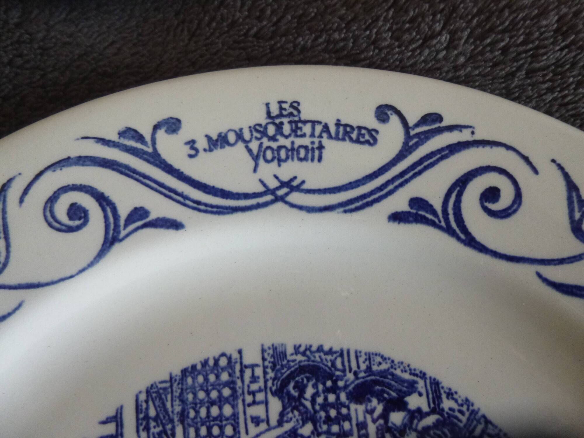4 assiettes publicitaires Yoplait- Les 3 mousquetaires