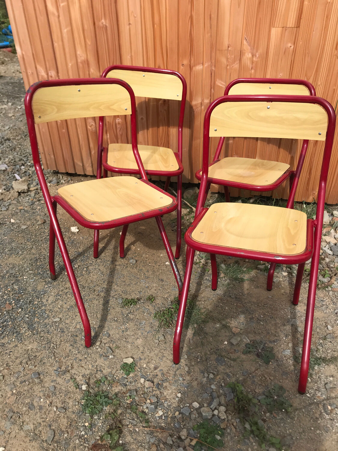 Chaises écoliers vintage