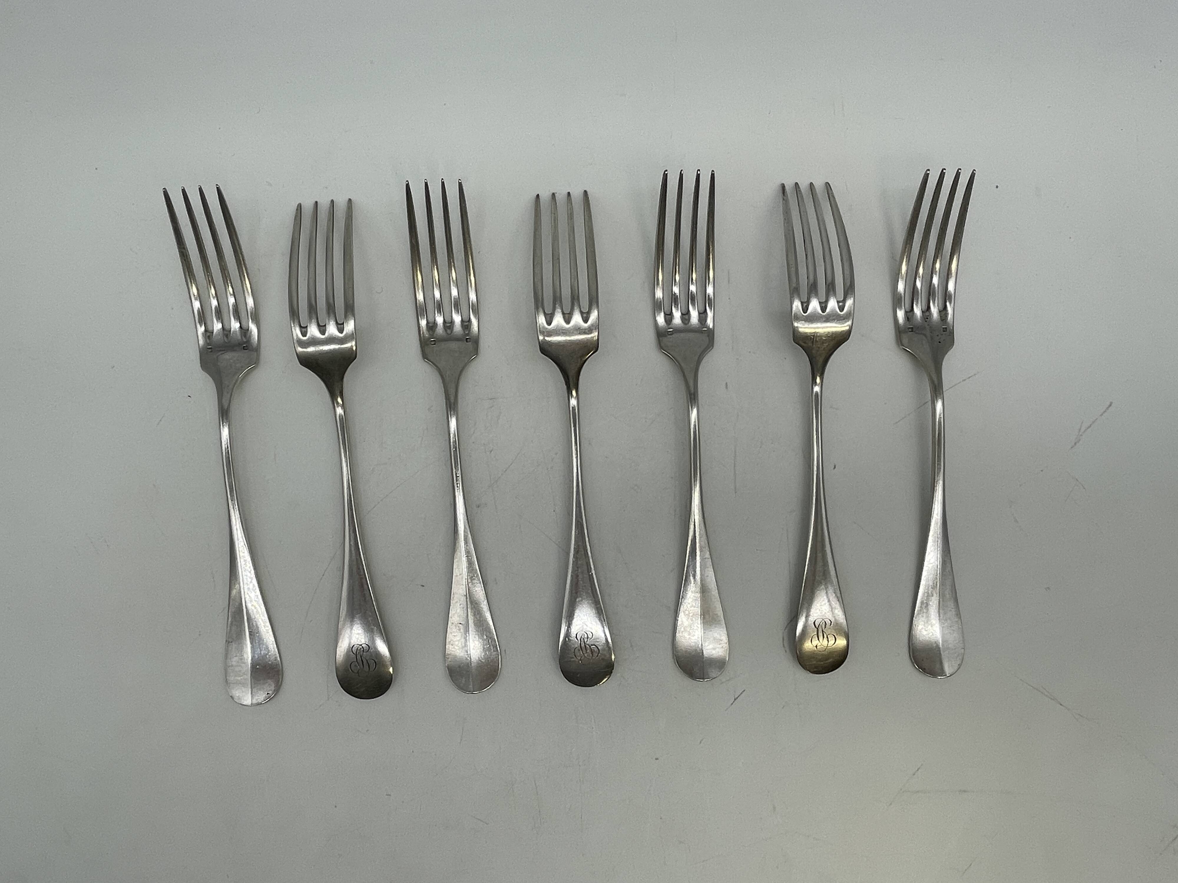 Set of 12 soup spoons, 7 lunch forks, 8 dessert cutlery.