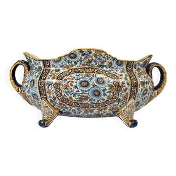 Gien earthenware jardinière from the 19th century with Persian decoration.
