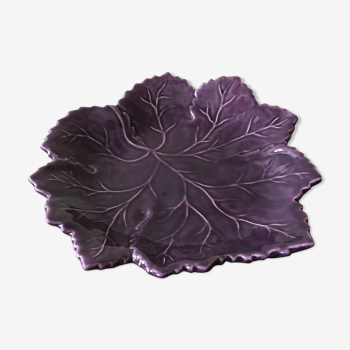 Empty pocket or purple table ceramic leaf plate