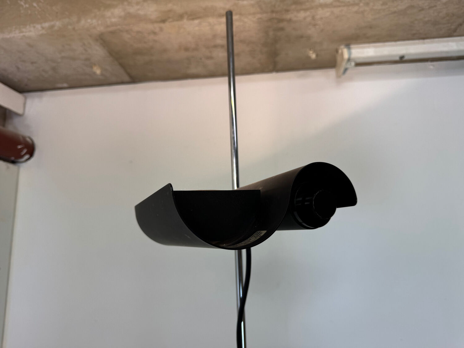 Italian Design Architonic Oluce DIM 333 floor lamp by Vico Magistretti