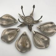 Vintage lotus flower ashtray with 5 removable petals in silver metal