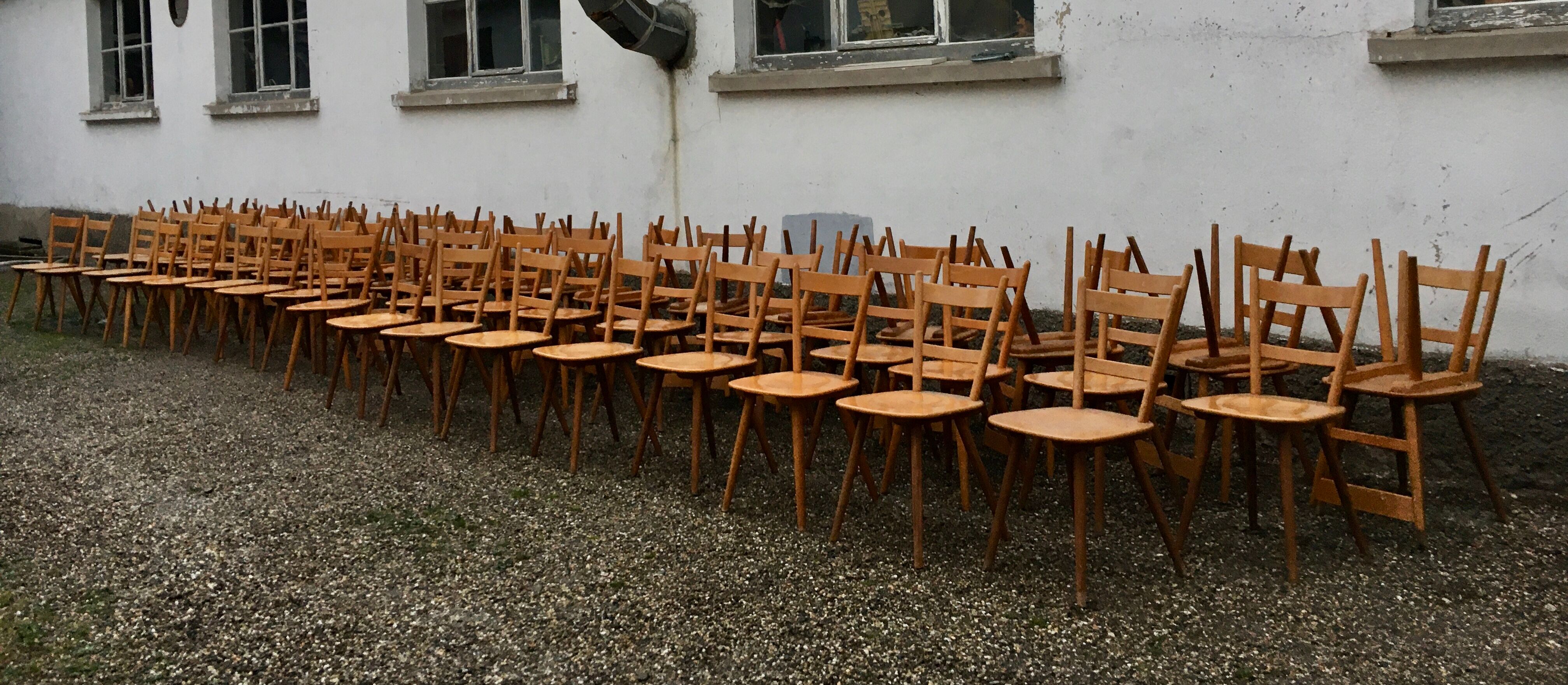 Série de 50 chaises  bistrot 1960