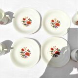 A set of 4 cups and vintage saucers in fine porcelain of the brand m and s