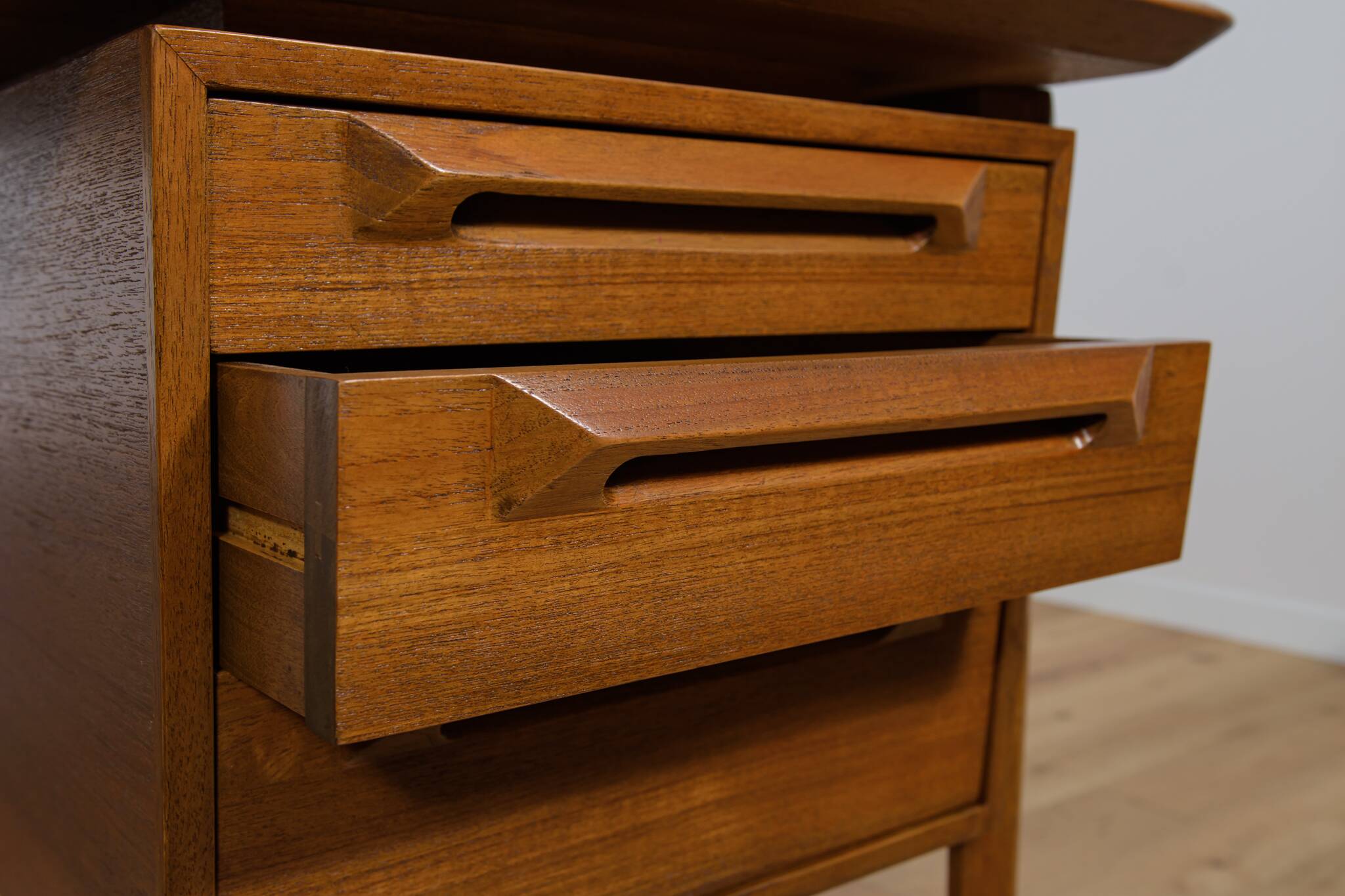 Mid-Century Teak Desk by I.B Kofod-Larsen for Seffle Möbelfabrik, Sweden, 1950s