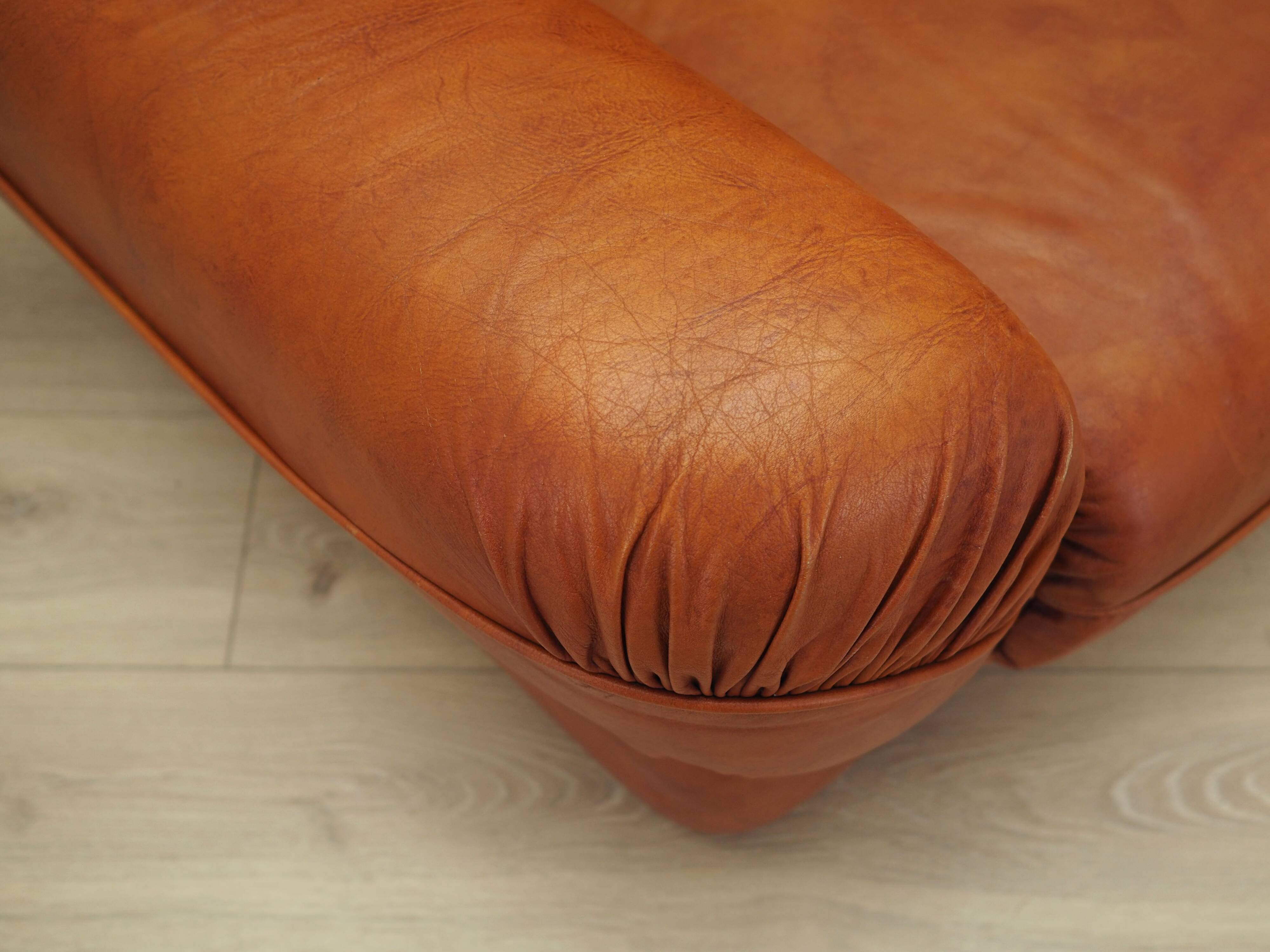 Fauteuil orange, design italien, années 1970, fabricant : Mimo Padova
