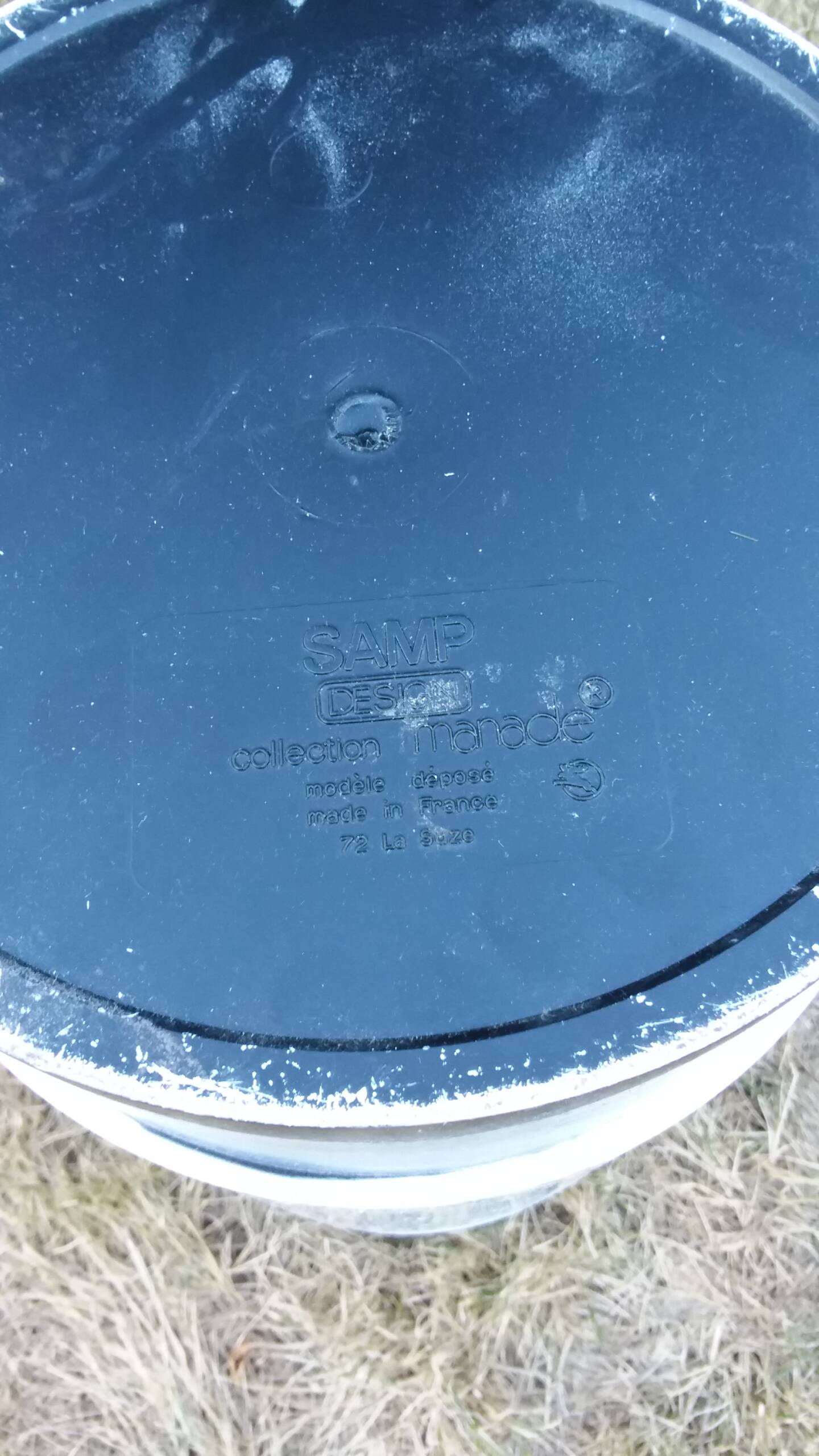 Designer umbrella ashtray by Jean René Talopp, Manade Samp collection