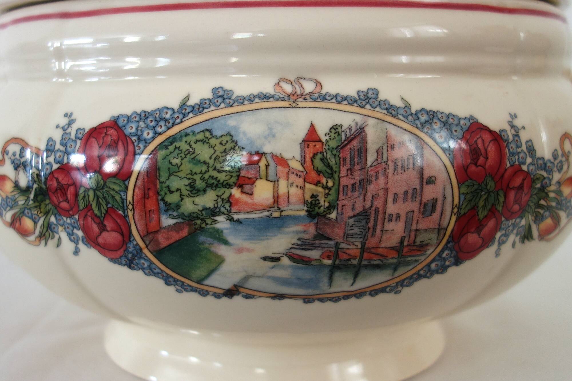 Ancienne soupière Obernai Sarreguemines