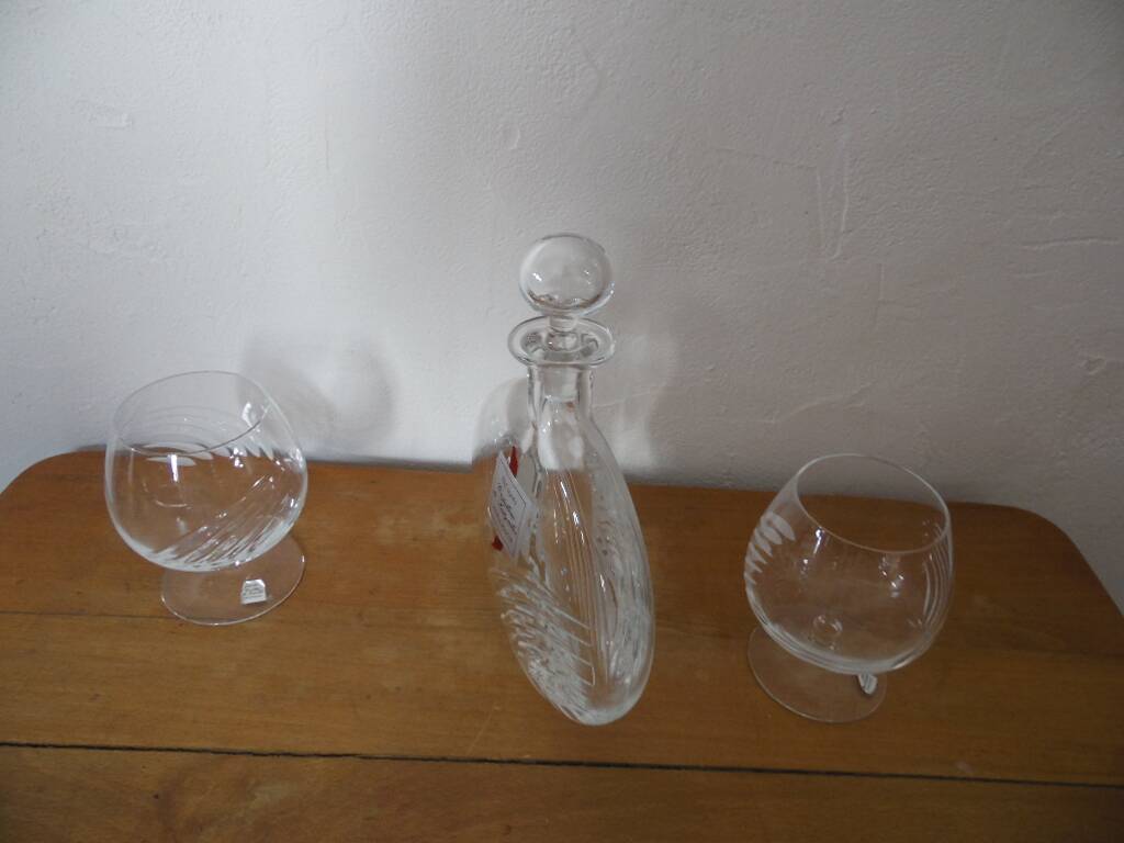 Hartzviller crystal cognac service