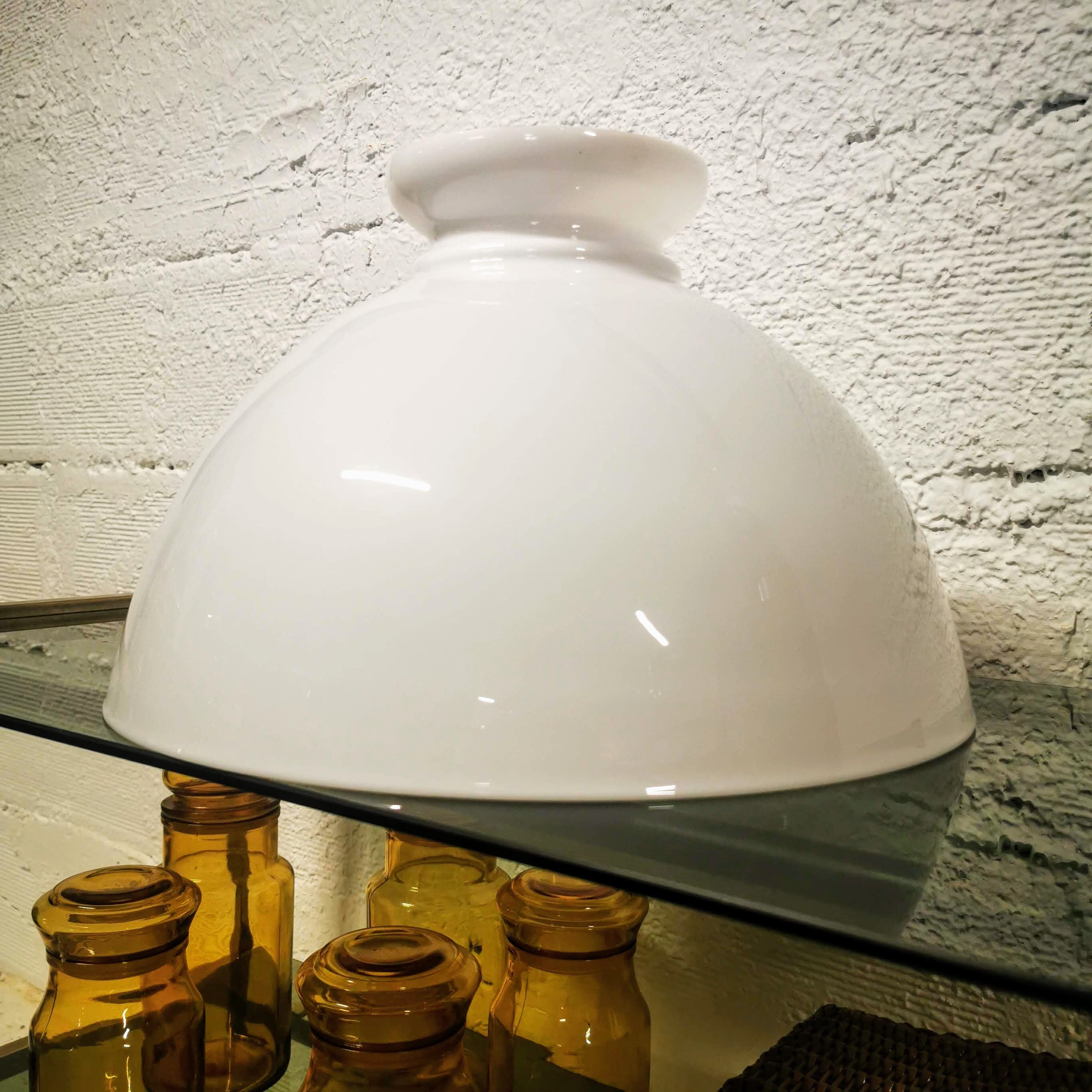 Globe in opaline for suspension