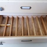 Small storage unit to lay