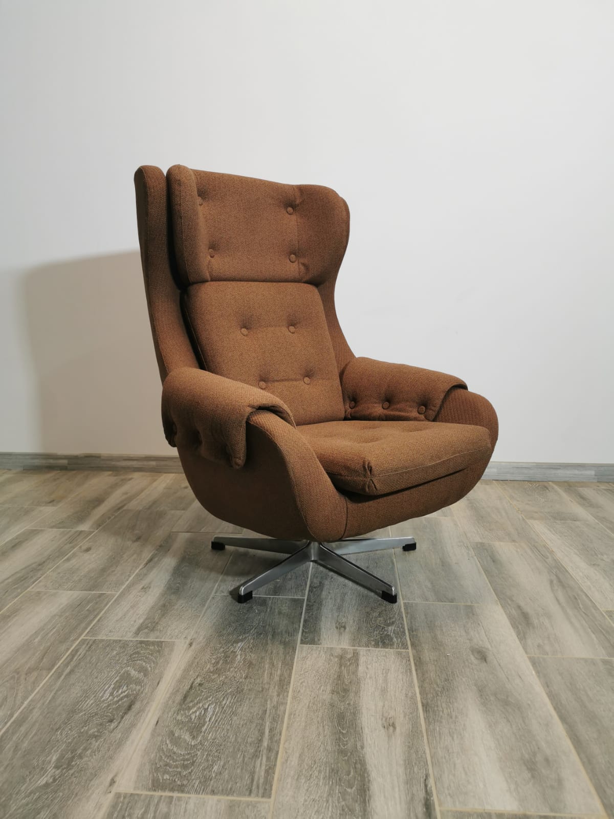 Vintage swivel chair from up zavody rousinov