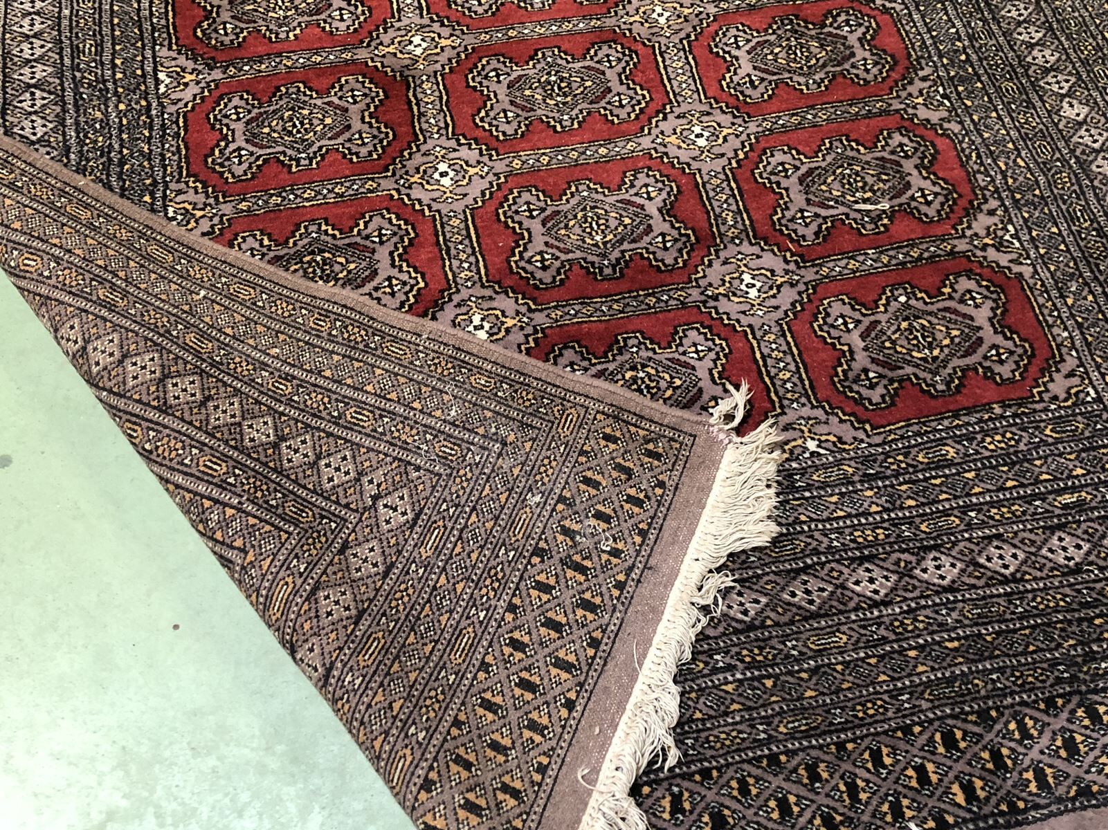 Wool and silk occasion oriental rug 250x153cm