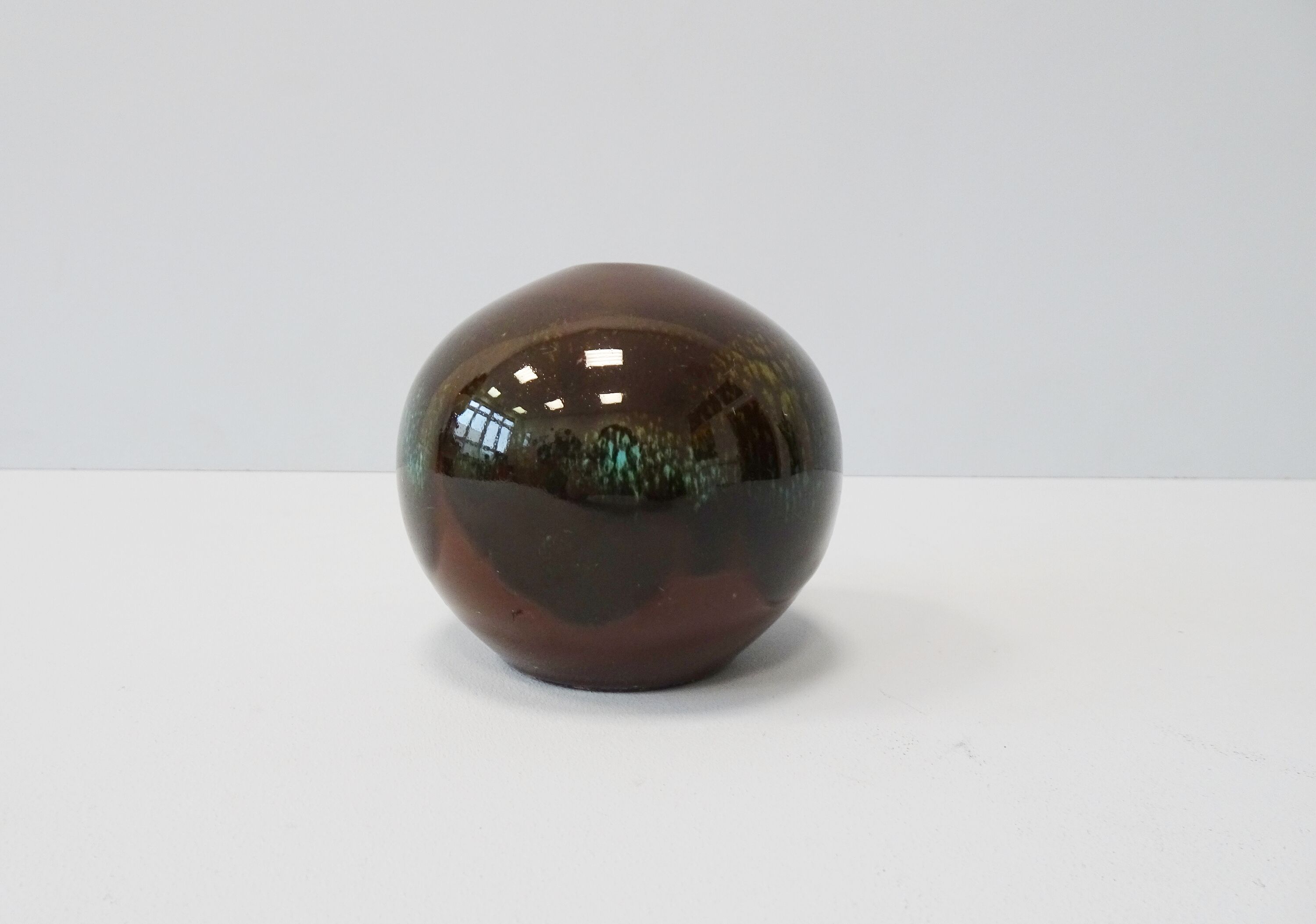 Ball solifleur in brown green ceramic