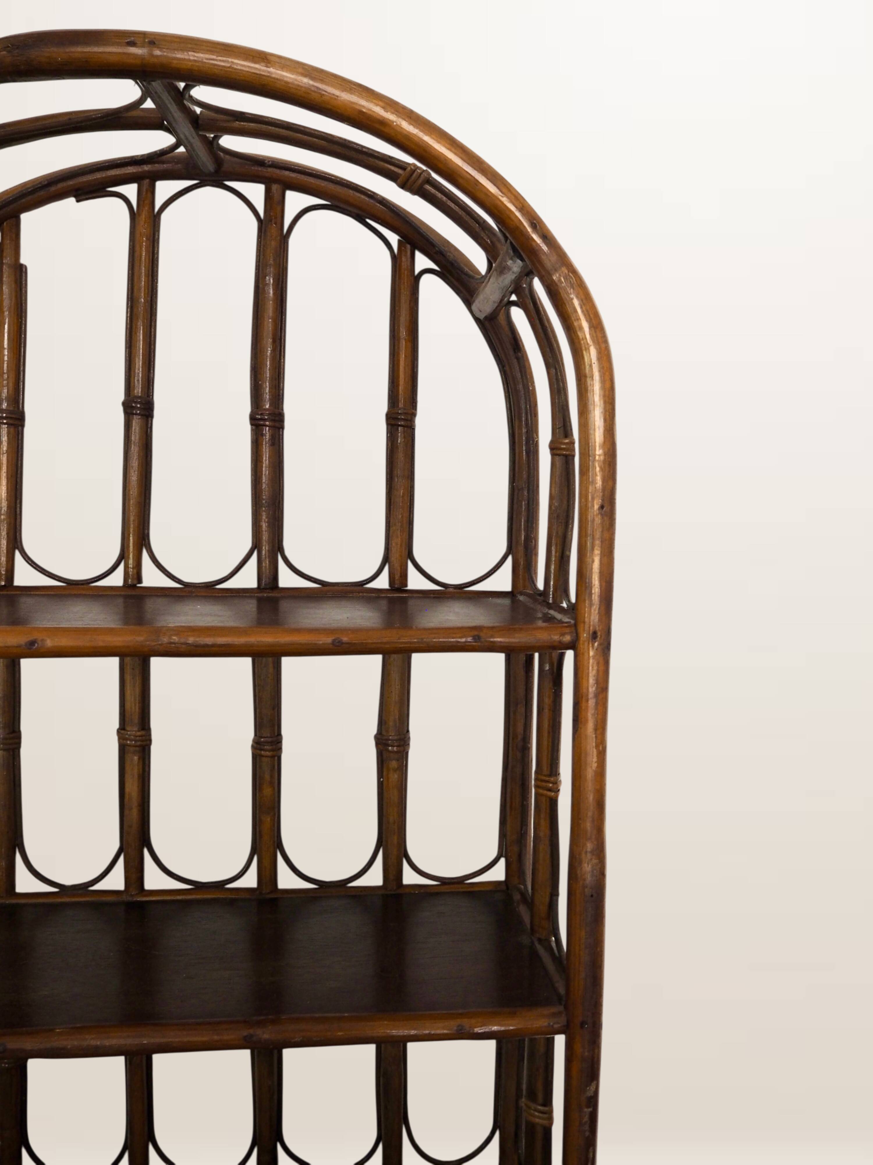 Étagère en rotin cintré — 173 cm