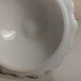 Bonbonnière, pineapple sugar bowl in white opaline.