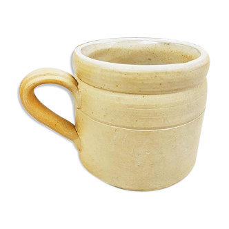 Beige sandstone pot