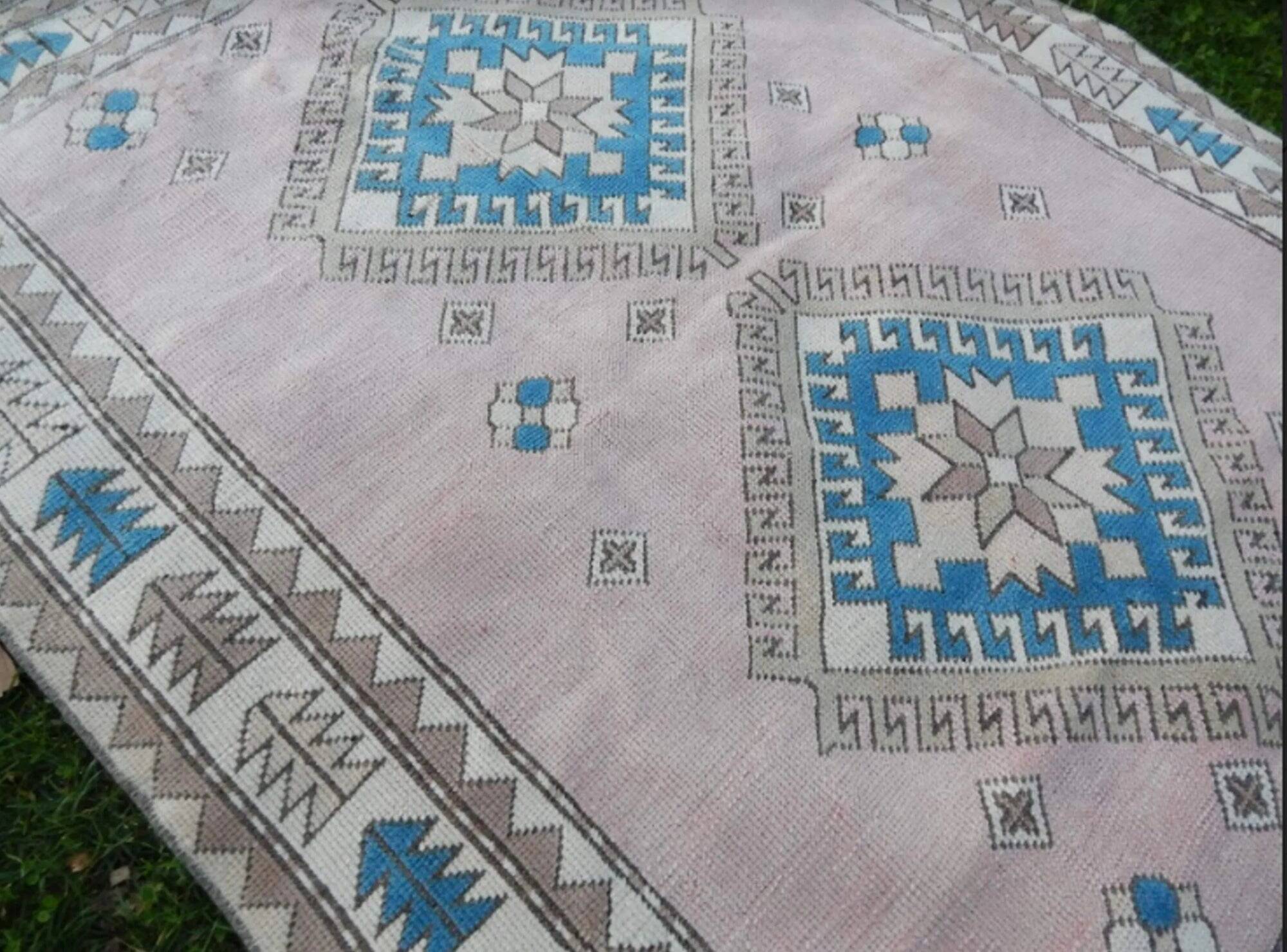Vintage Turkish Oushak rug 155x190 cm