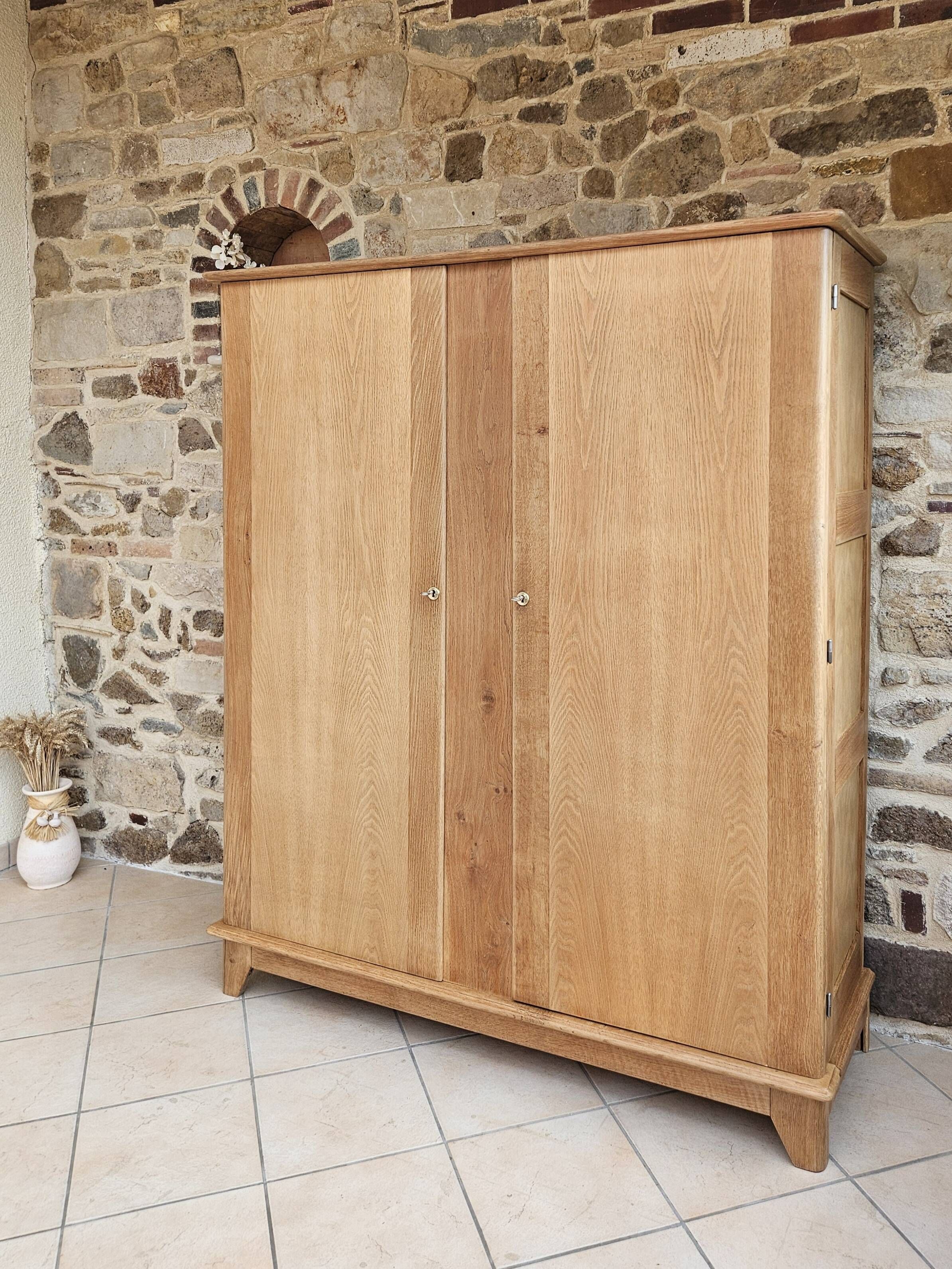 Armoire vintage