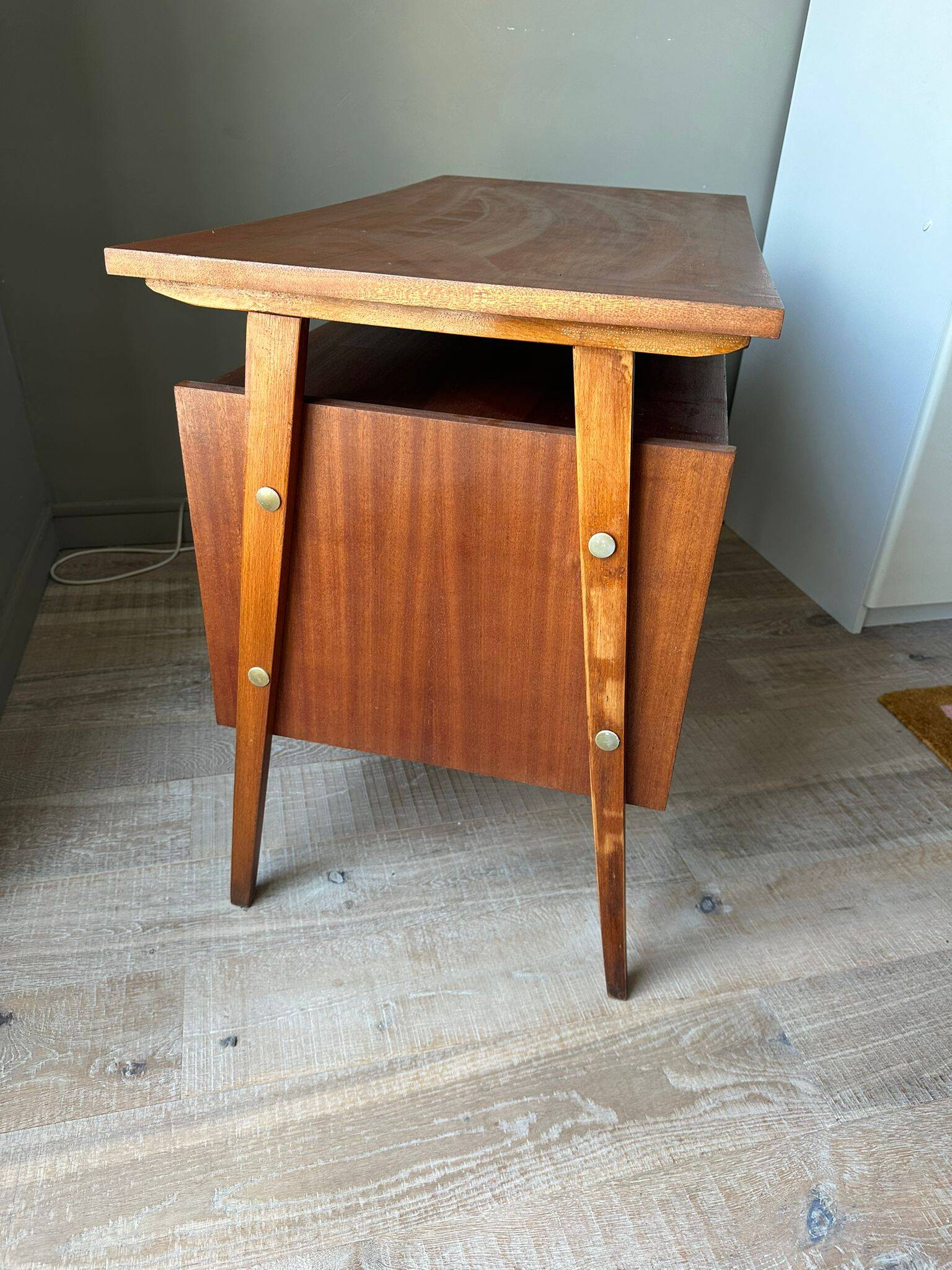 Bureau en bois du milieu du siècle