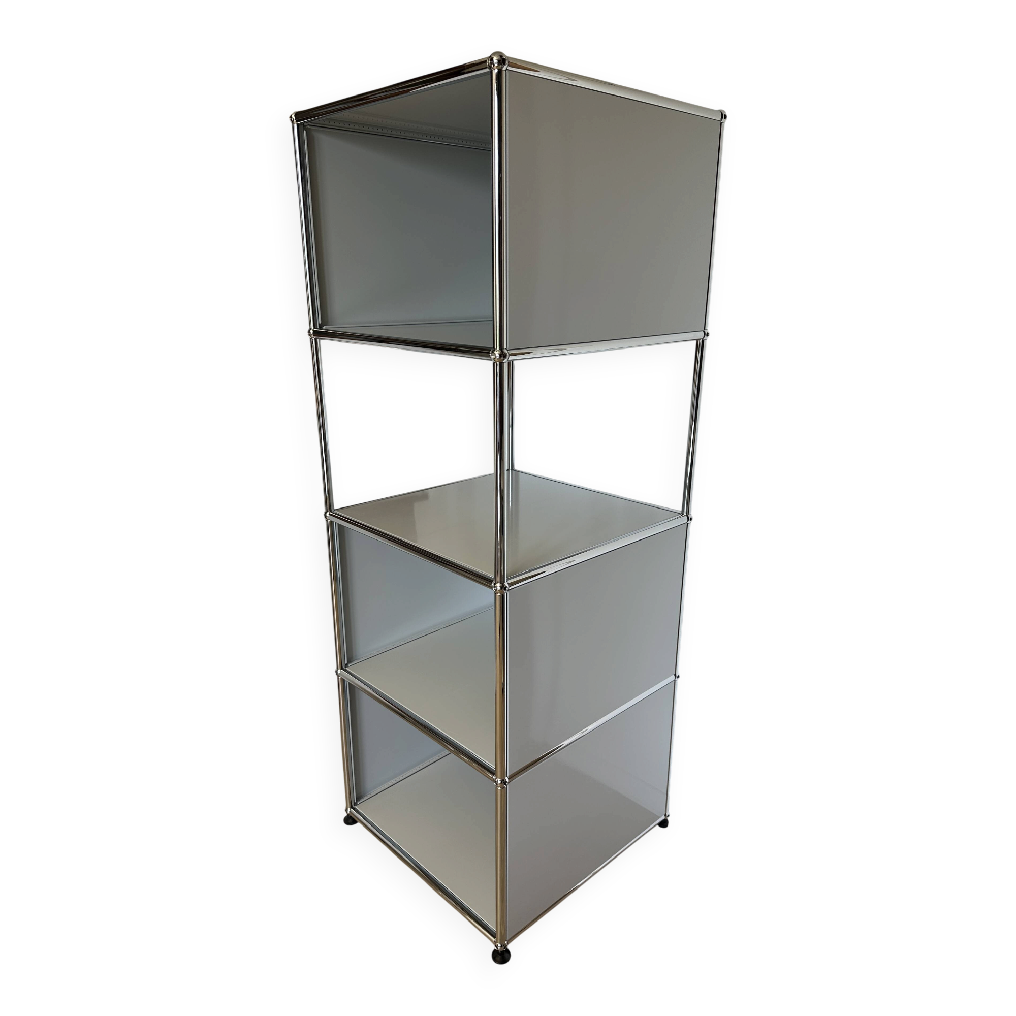 USM Haller shelf in light grey