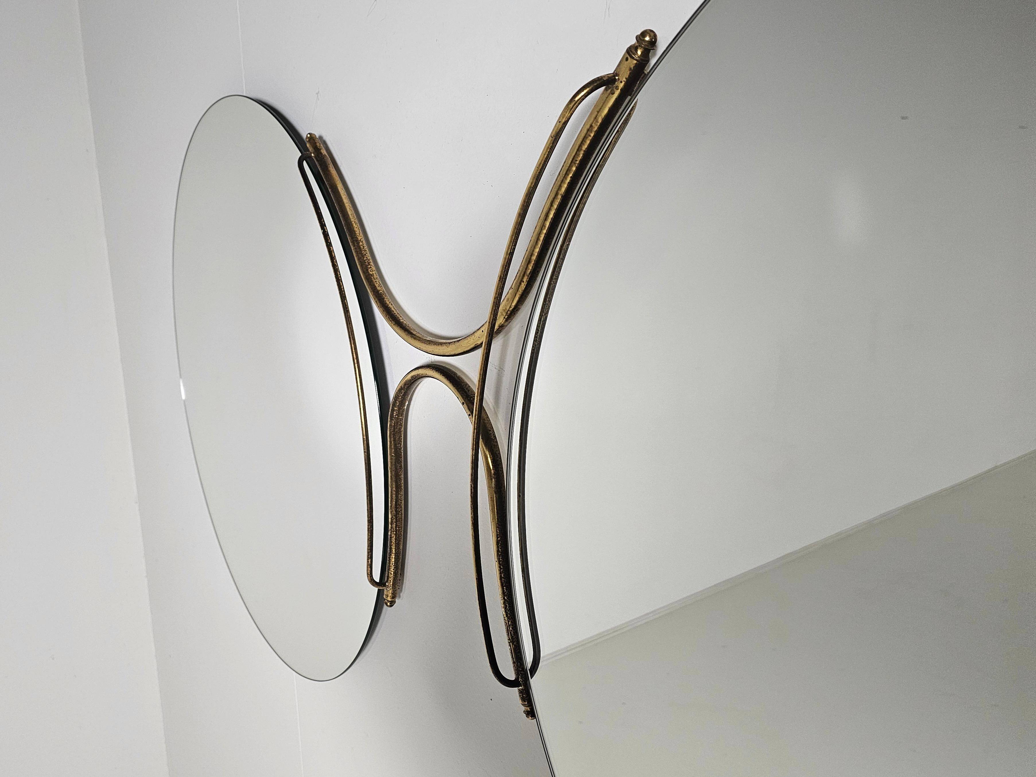 Large modern Italian wall mirror from the mid-20th century.