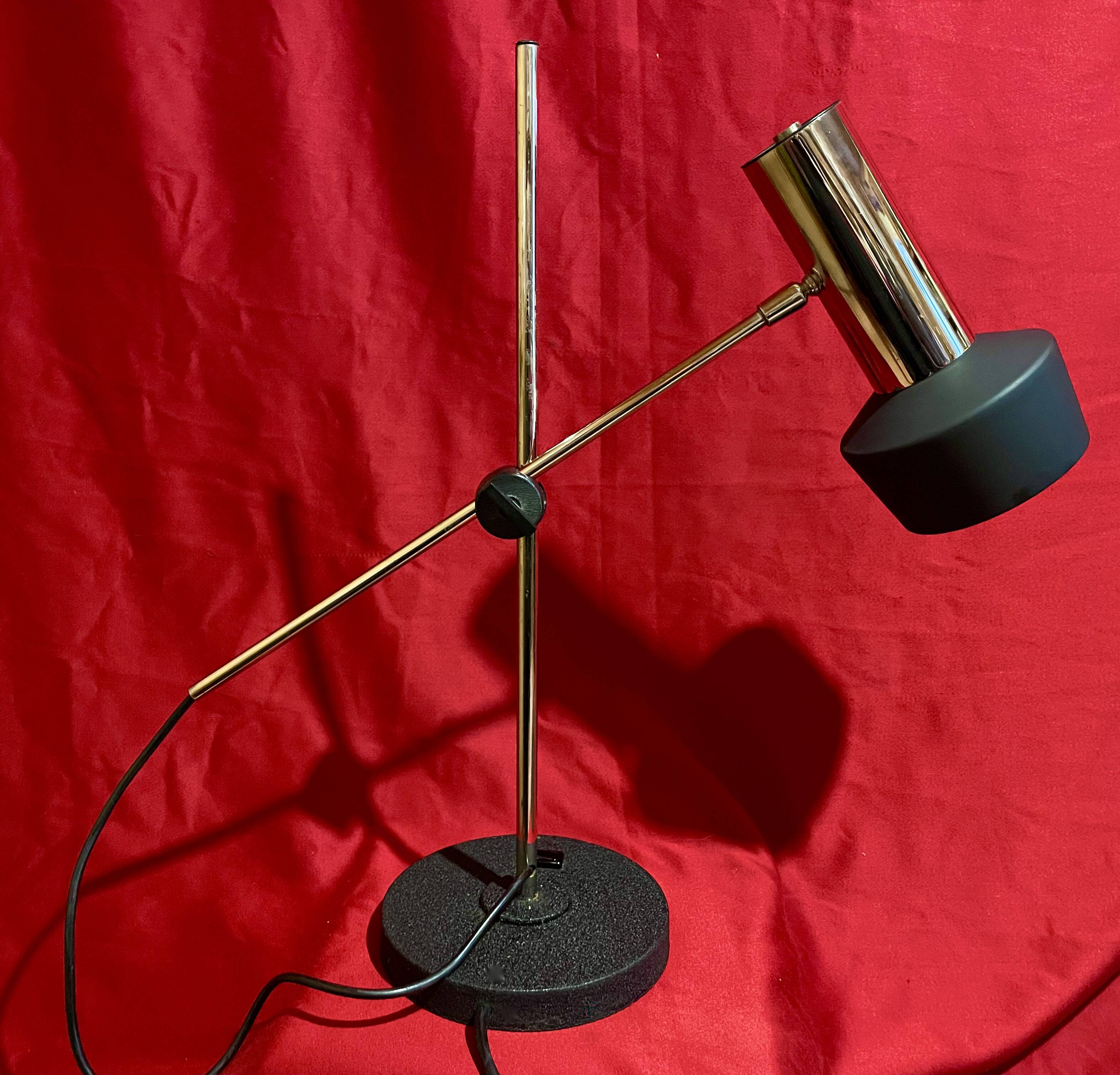 Large, vintage, articulated desk lamp from the 60s-70s