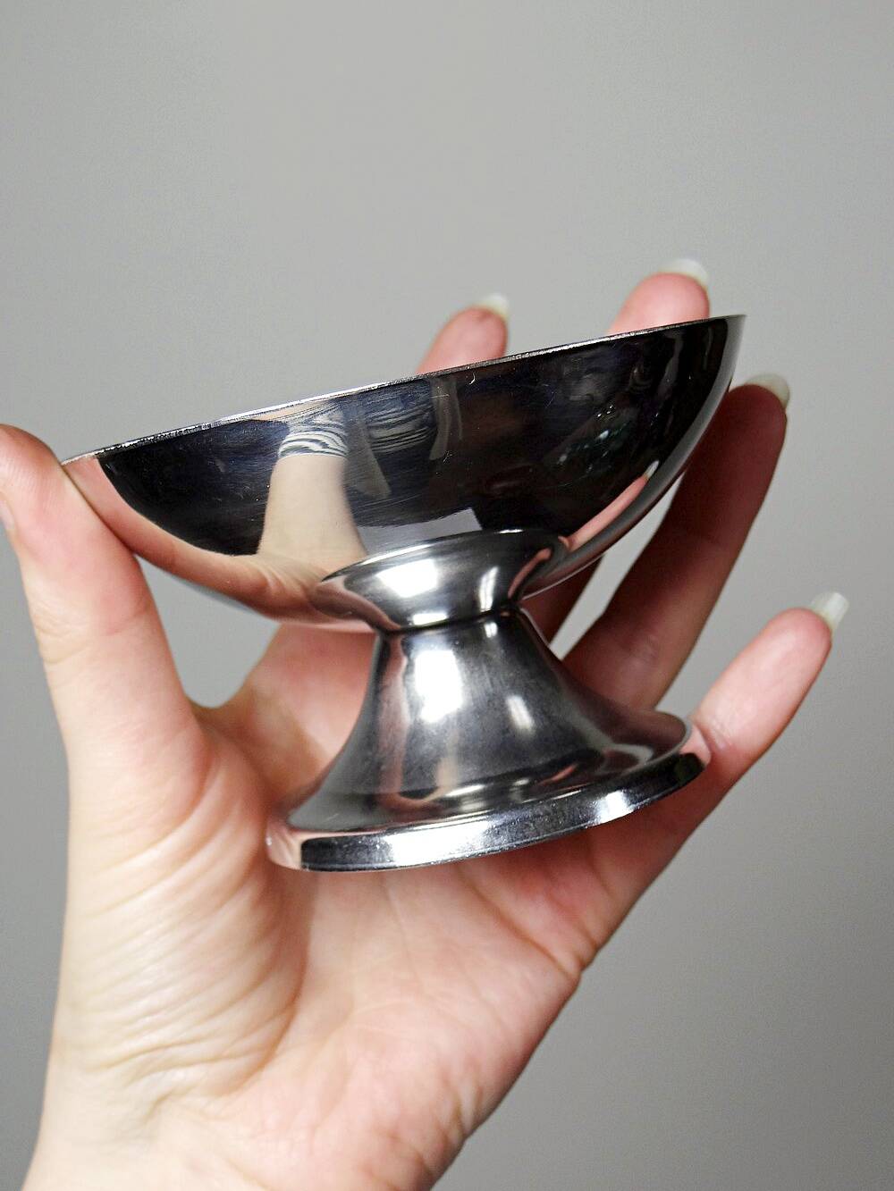 6 vintage bistro-style stainless steel dessert bowls on feet
