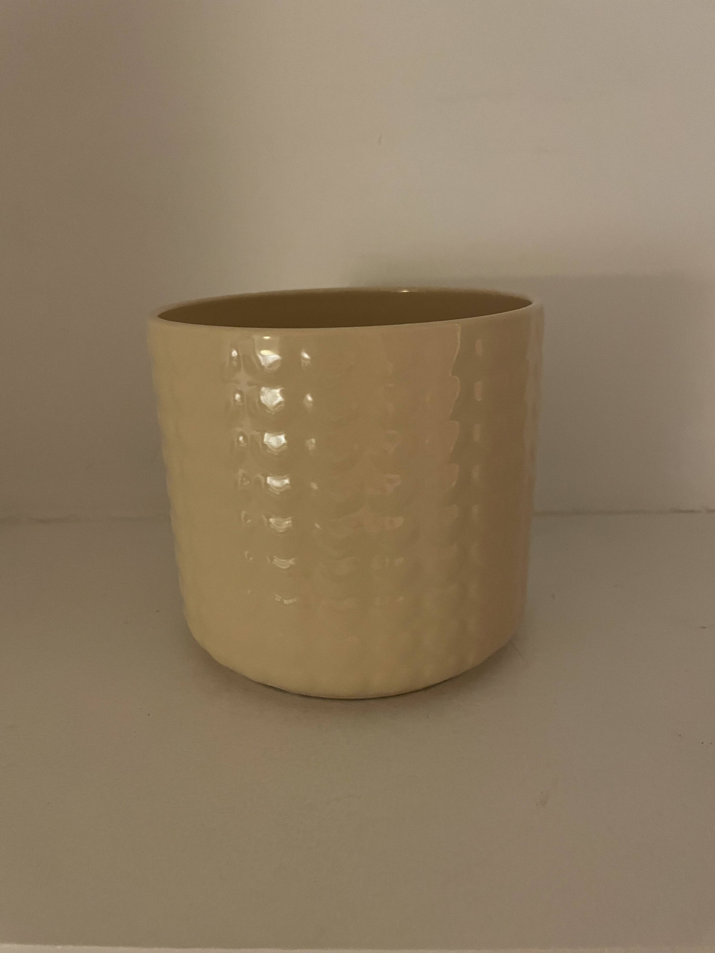 Set of 18 decorative items