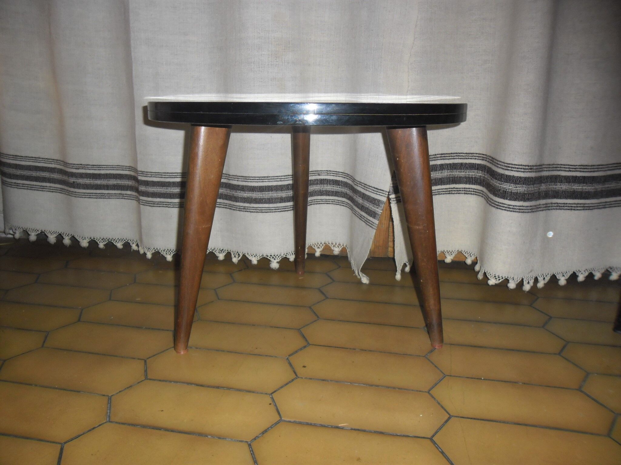 Tripod coffee table