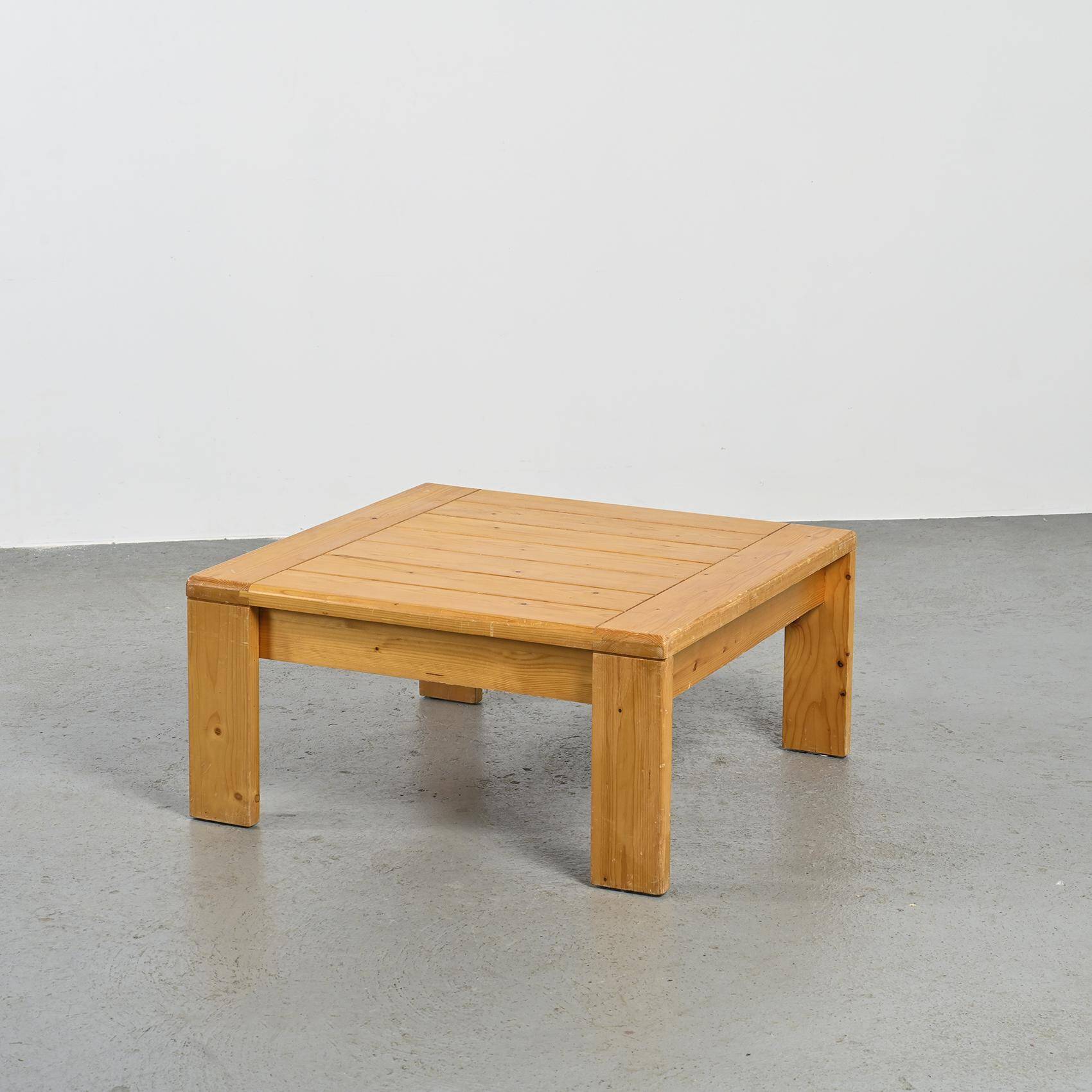 Solid pine coffee table, Les Arcs 1800.