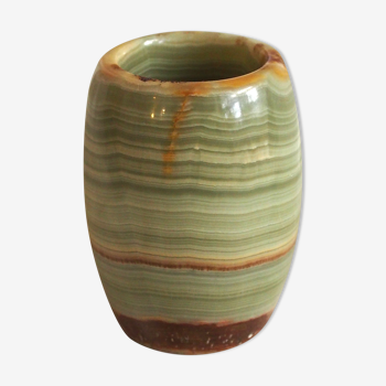 Green onyx pot