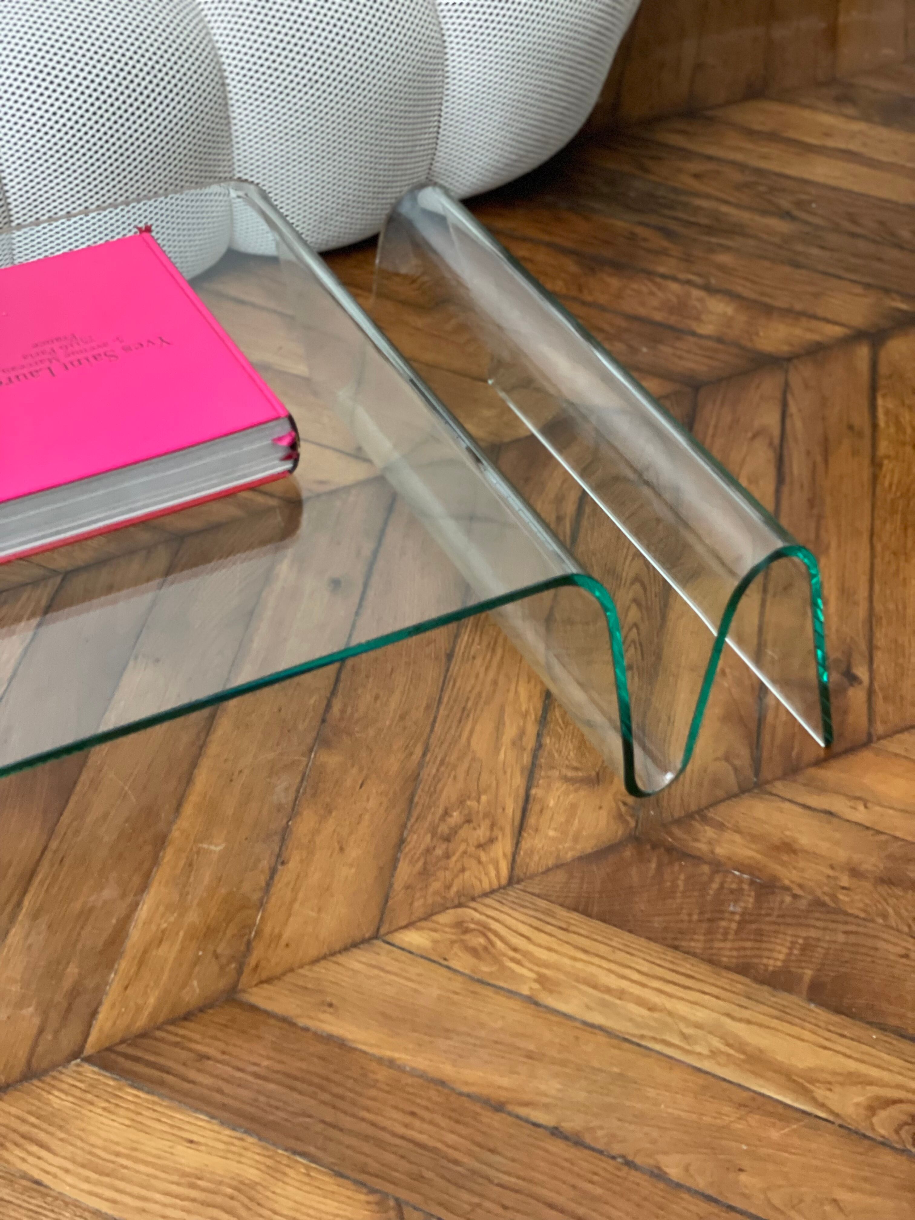 Vintage coffee table in curved corrugated tempered glass minimalist design