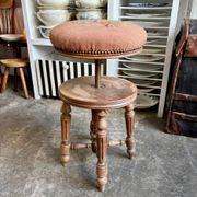 Tabouret de piano ajustable en bois tourné et coton brodé fleuri