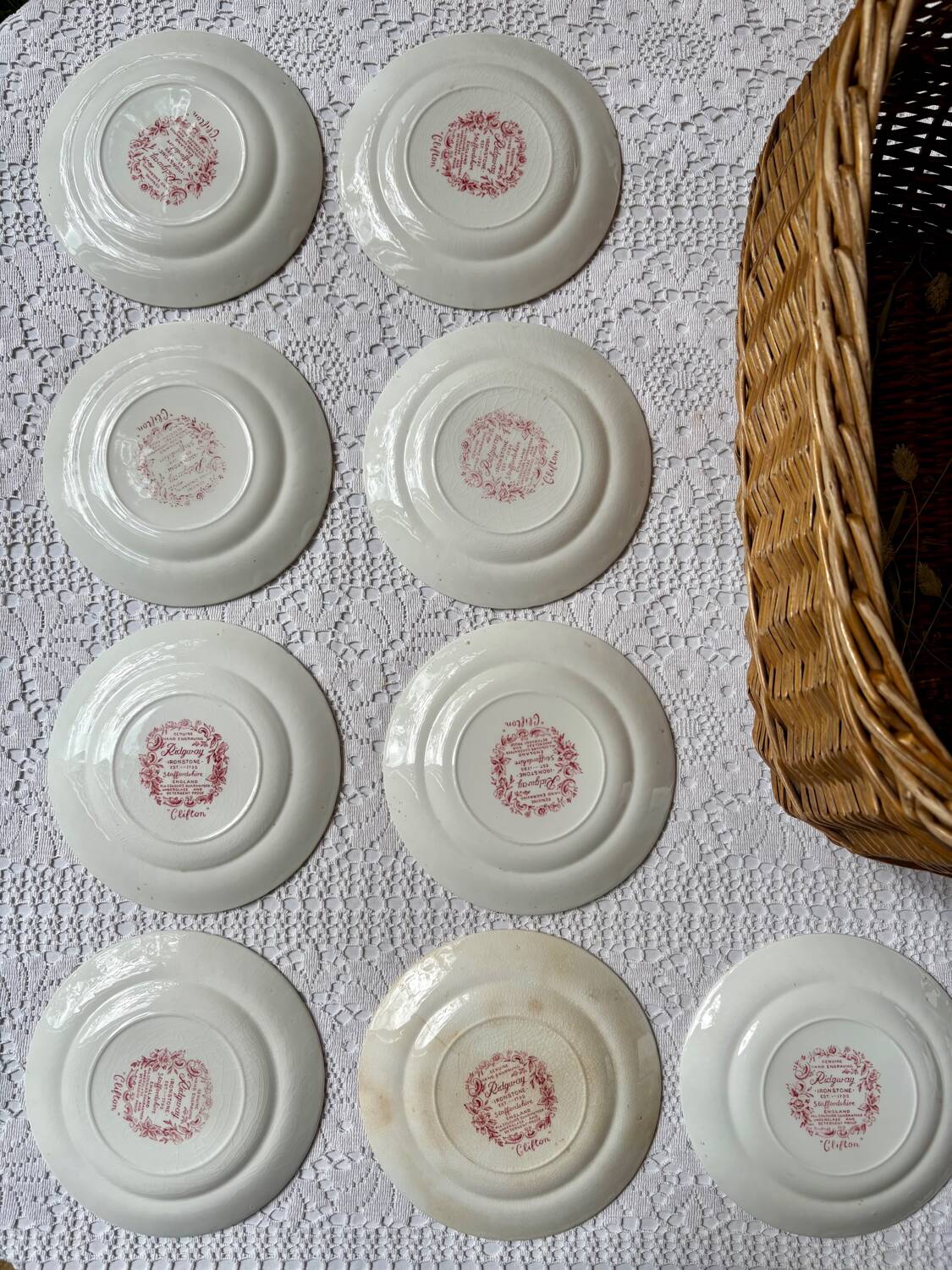 9 assiettes à dessert Ridgway Ironstone Staffordshire England Clifton