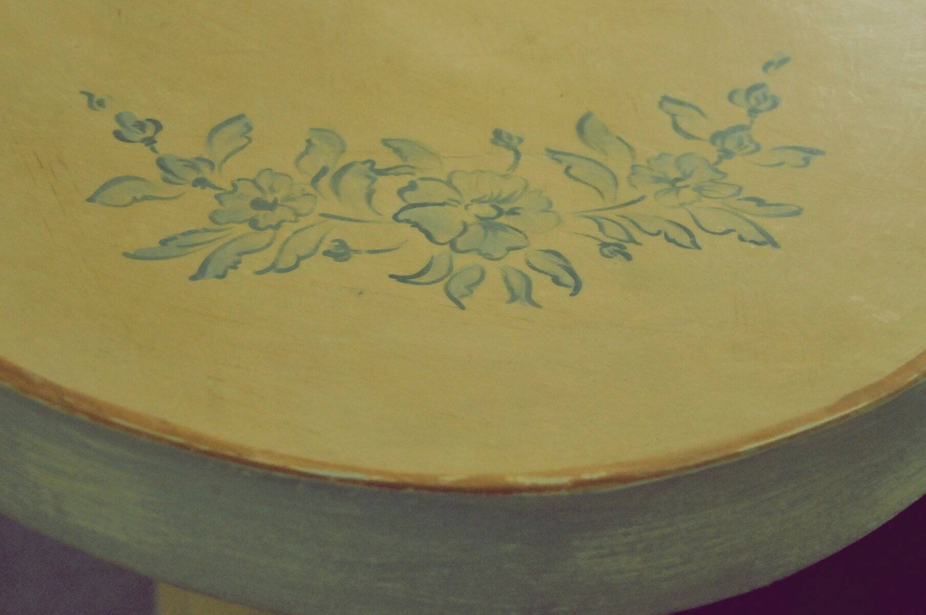 Art Deco oval side table in hand-painted azure blue and yellow wood, 1930s