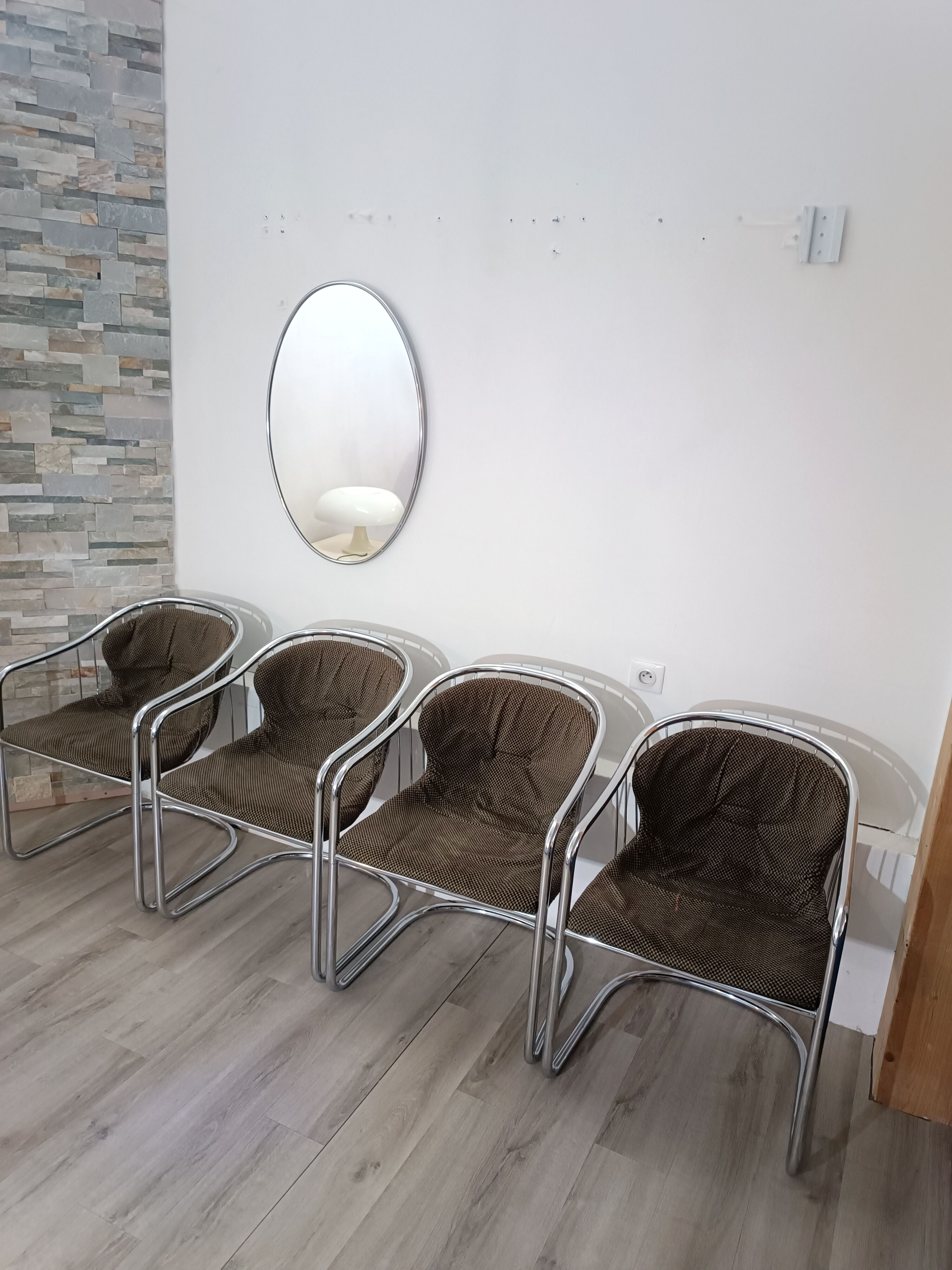Chaises cantilever par Gastone Rinaldi pour Rima 1970s
