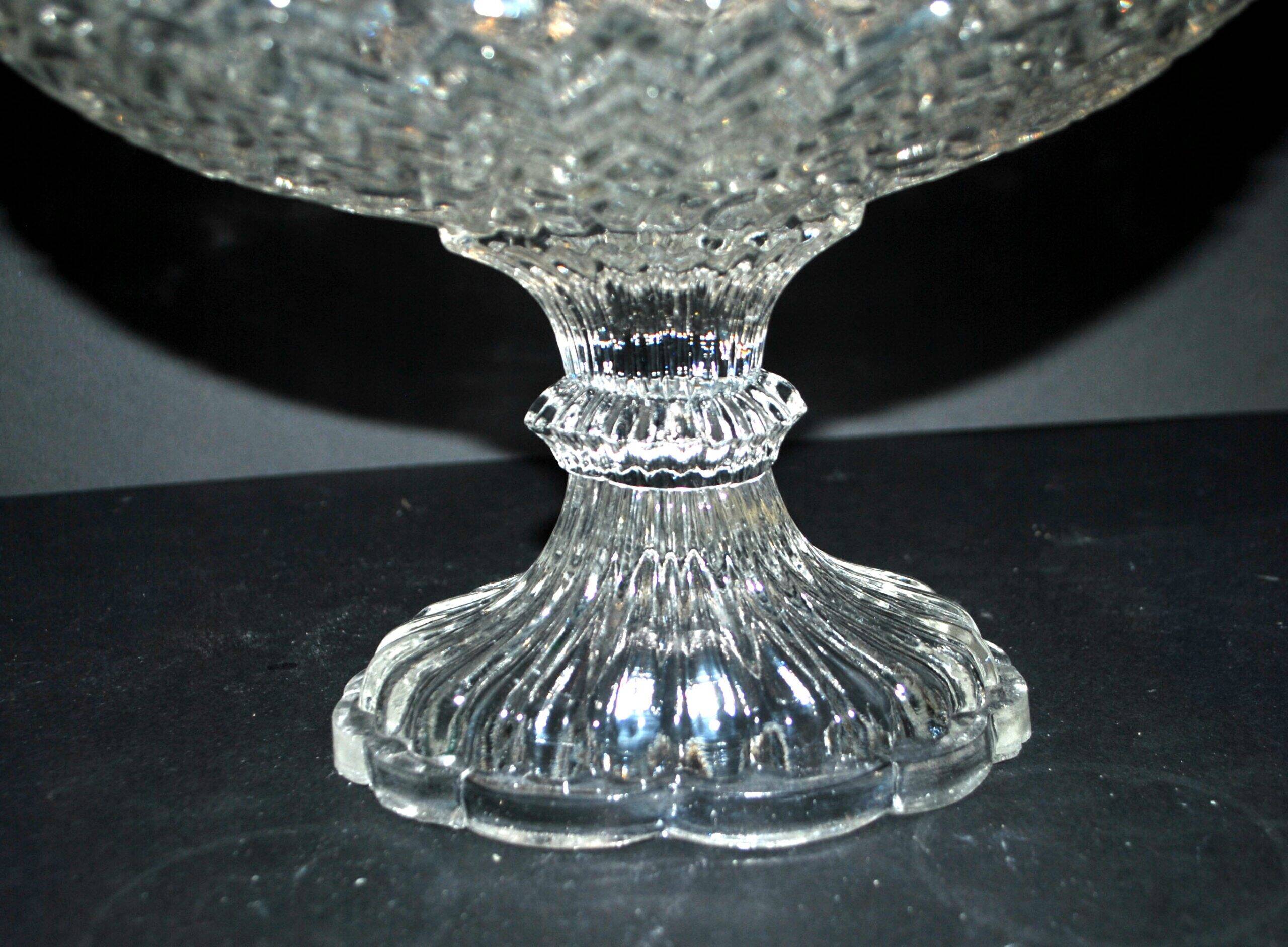 Baccarat oval crystal compote dish with diamonds and pearls, 1850