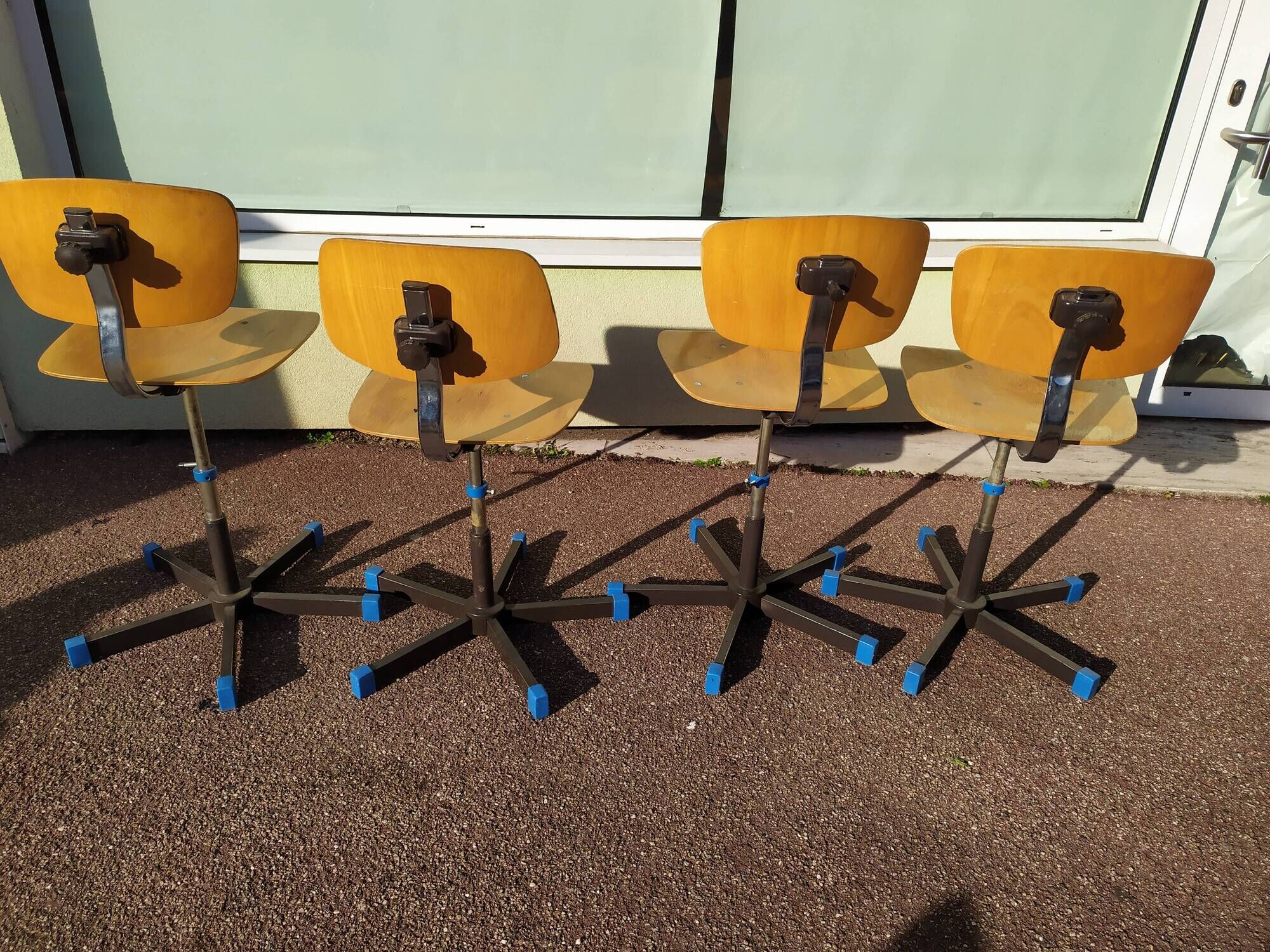 Set of 4 adjustable swivel sewing workshop chairs