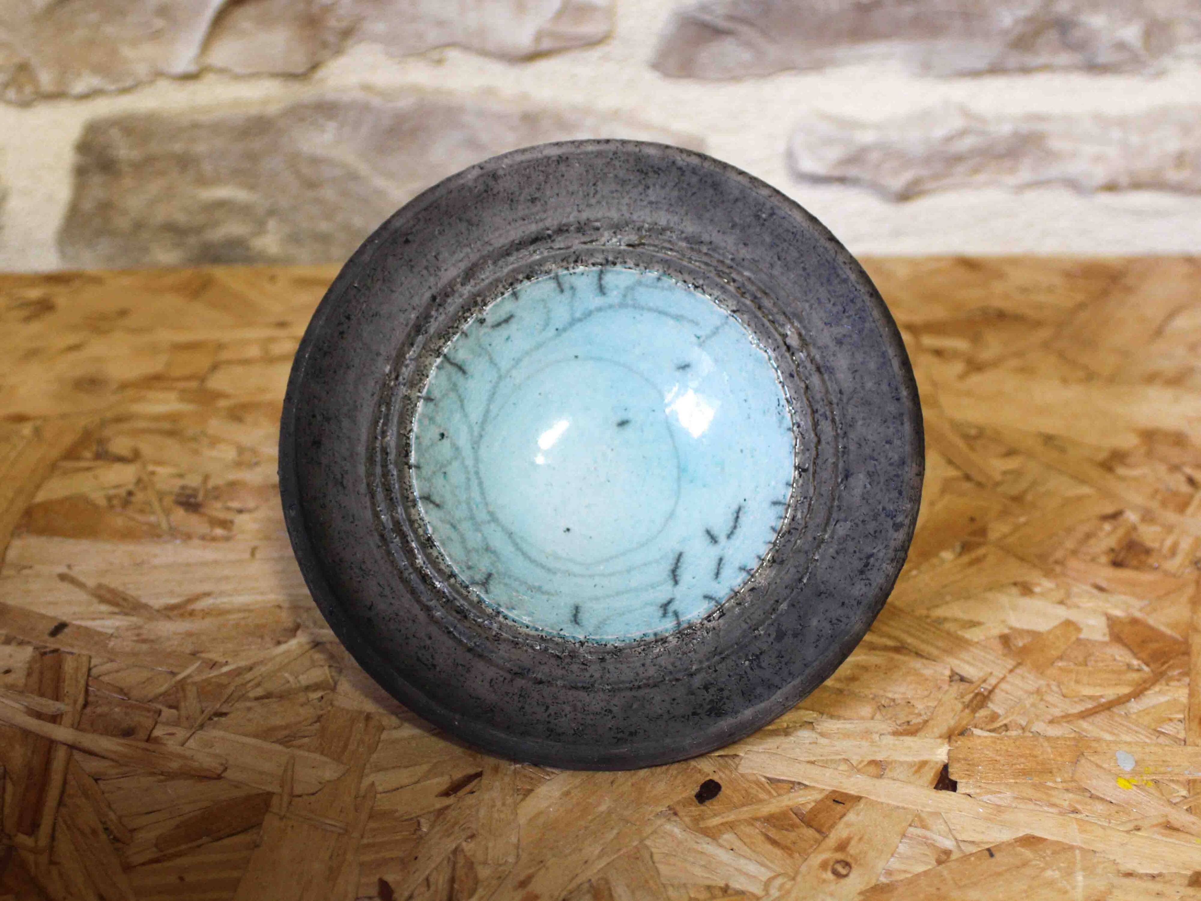 Bowl on a pedestal in raku - Michel Cohen