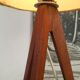 Lampadaire tripode scandinave en teck
