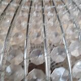 Round suspension of faceted glass grapevines
