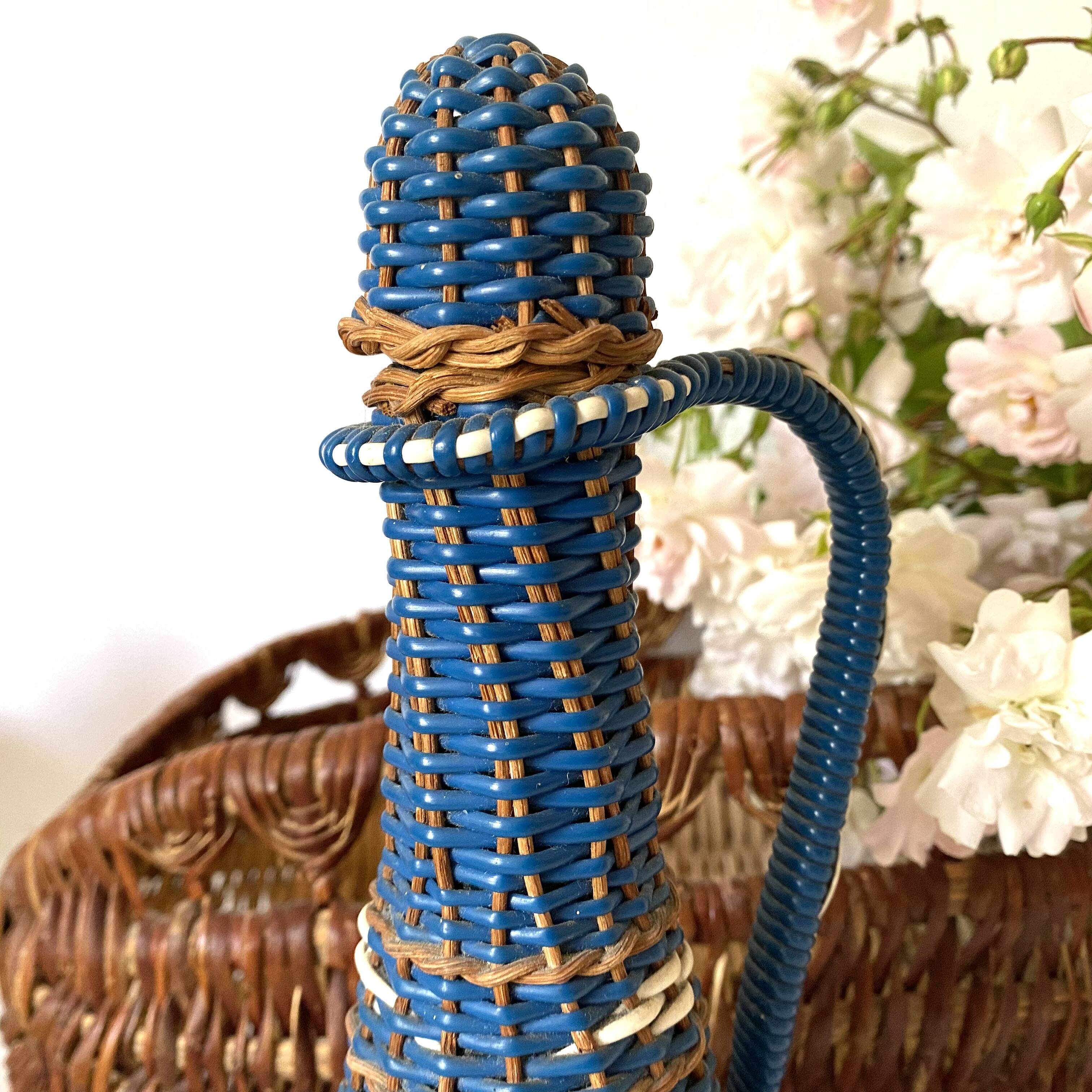 Rattan and scoubidou bottle