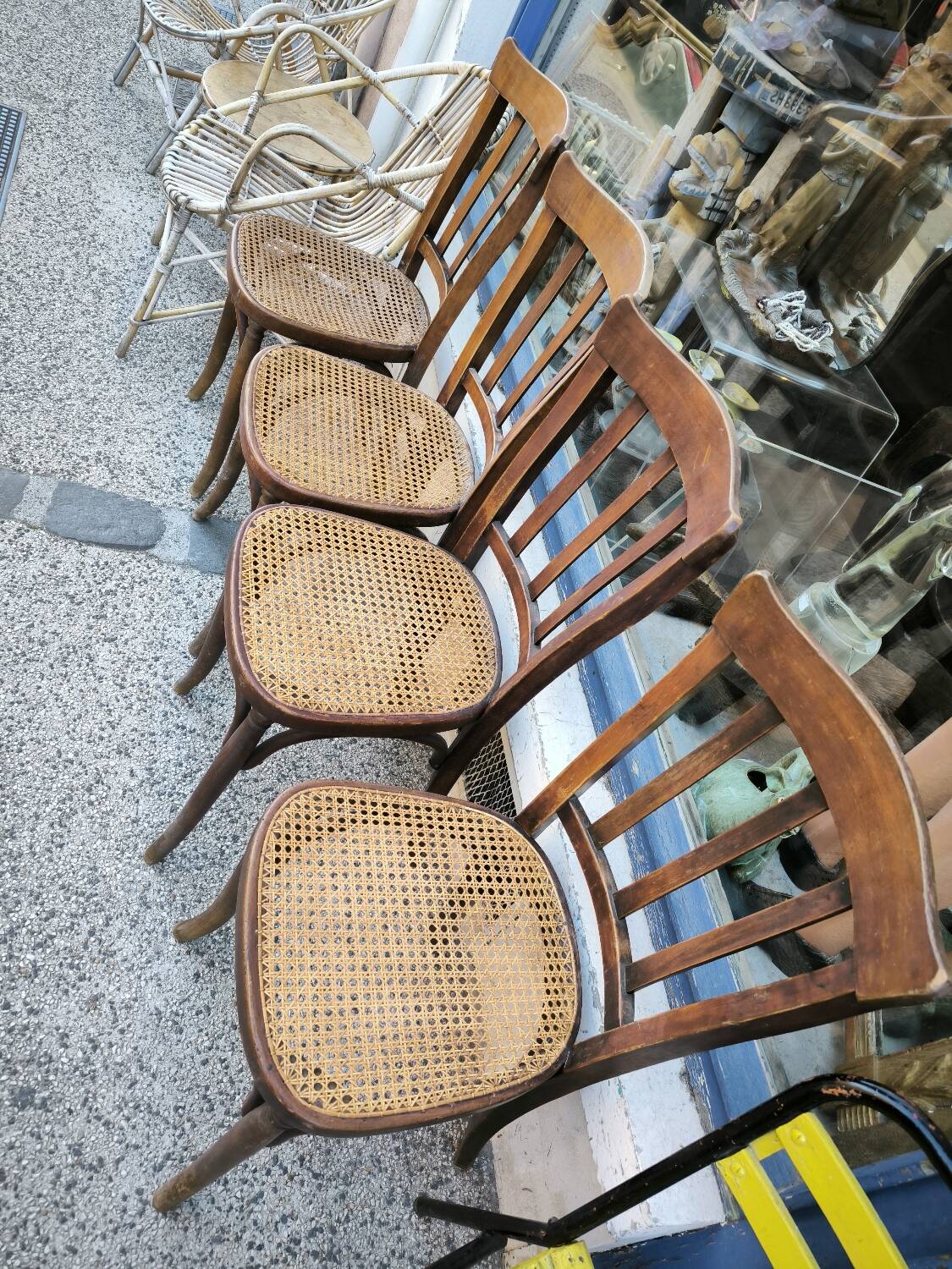 Série de 4 chaises de bistrot cannées vers 1900