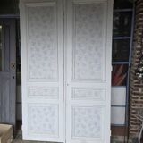 Old set of 8 cupboard doors