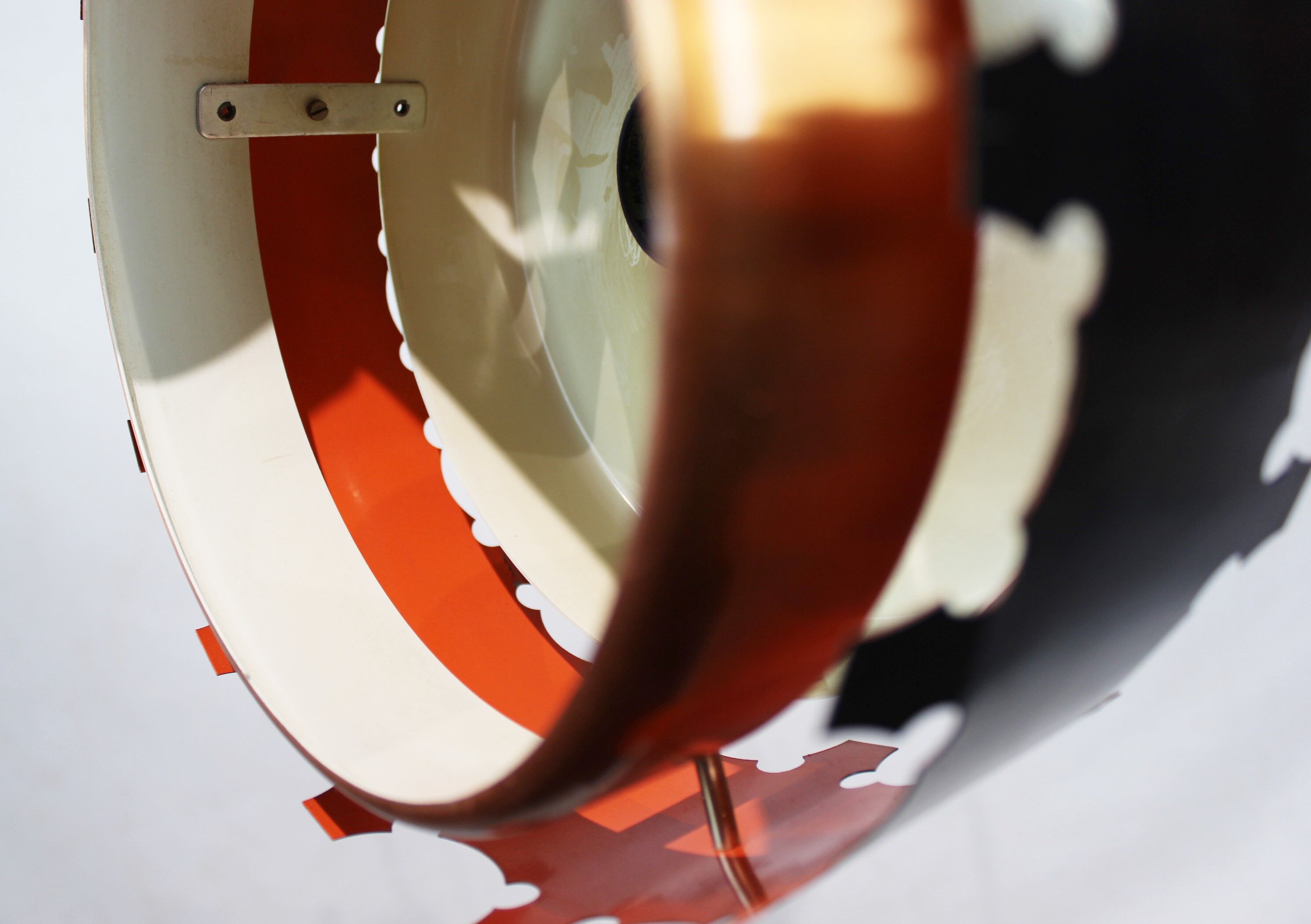 Paire de suspensions en cuivre et métal noir de conception danoise des années 1970