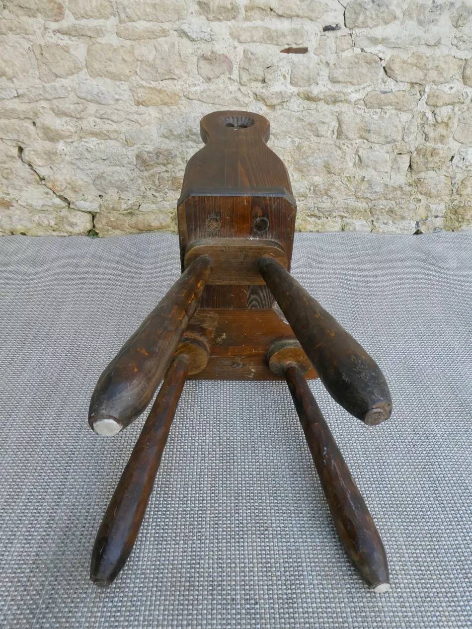 Mountain chair in solid wood, carved with a chisel, around 1960.