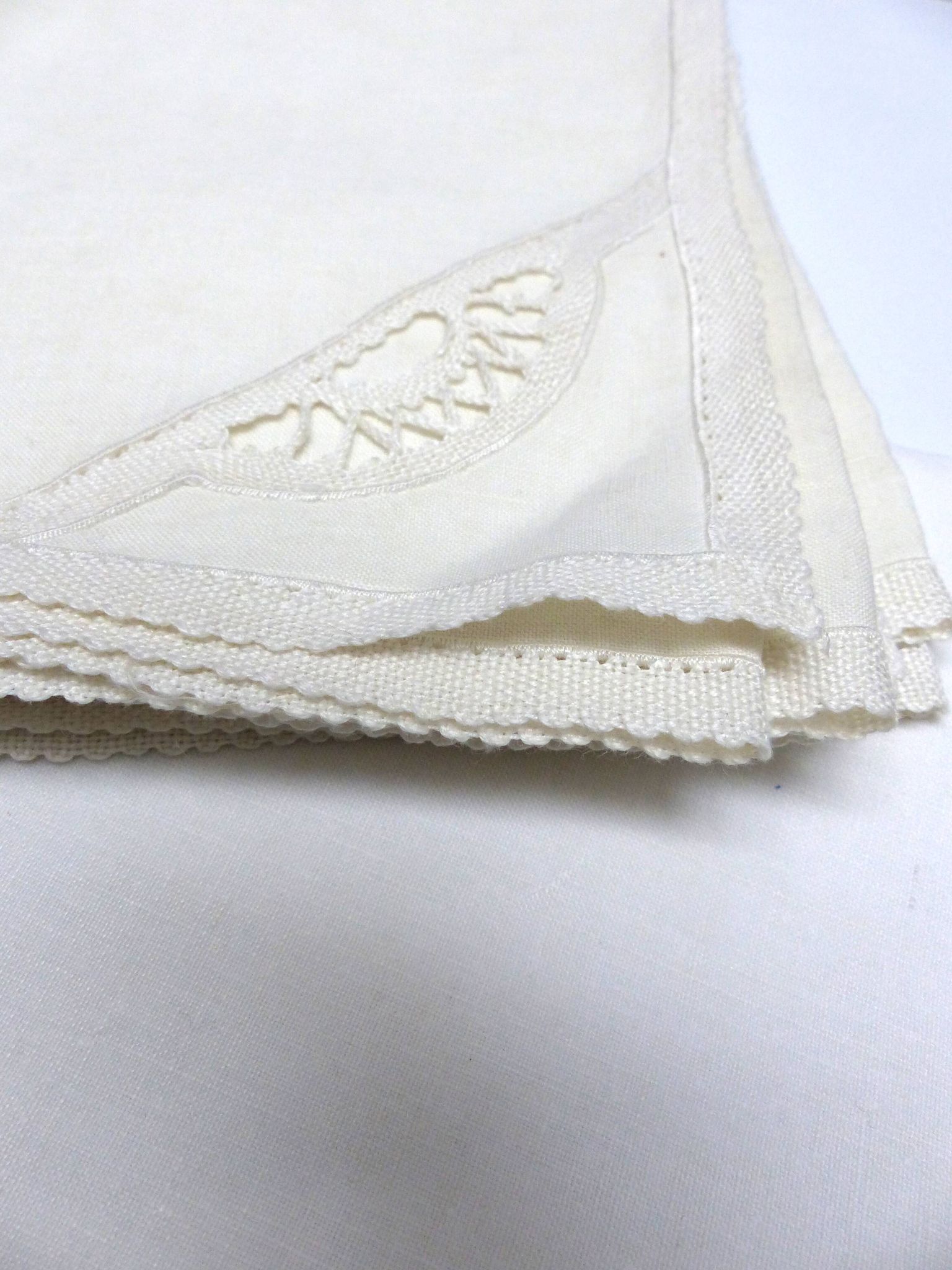Set of 8 vintage table napkins