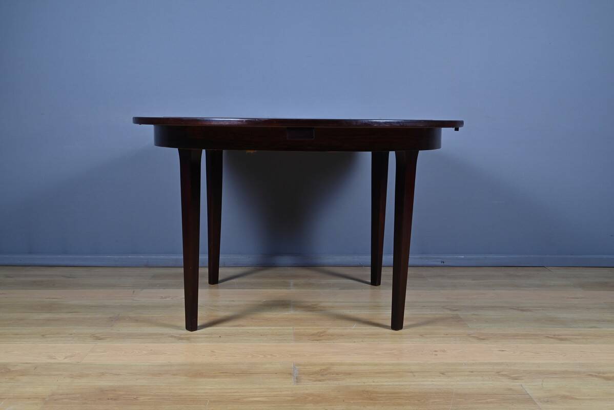 Scandinavian system table in rosewood, 6 to 8 covers – 1960